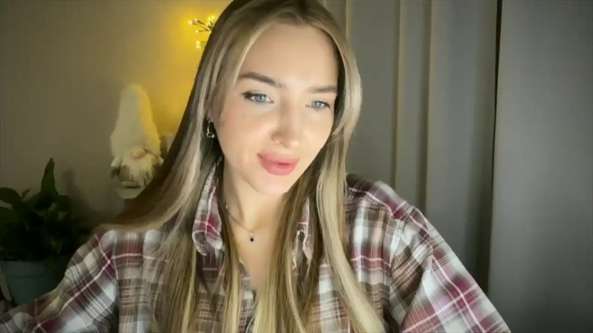 Gallery image thumbnail from My_Diana's myfreecams stream on, 03/01/2025, 22:59 image 12 of 20
