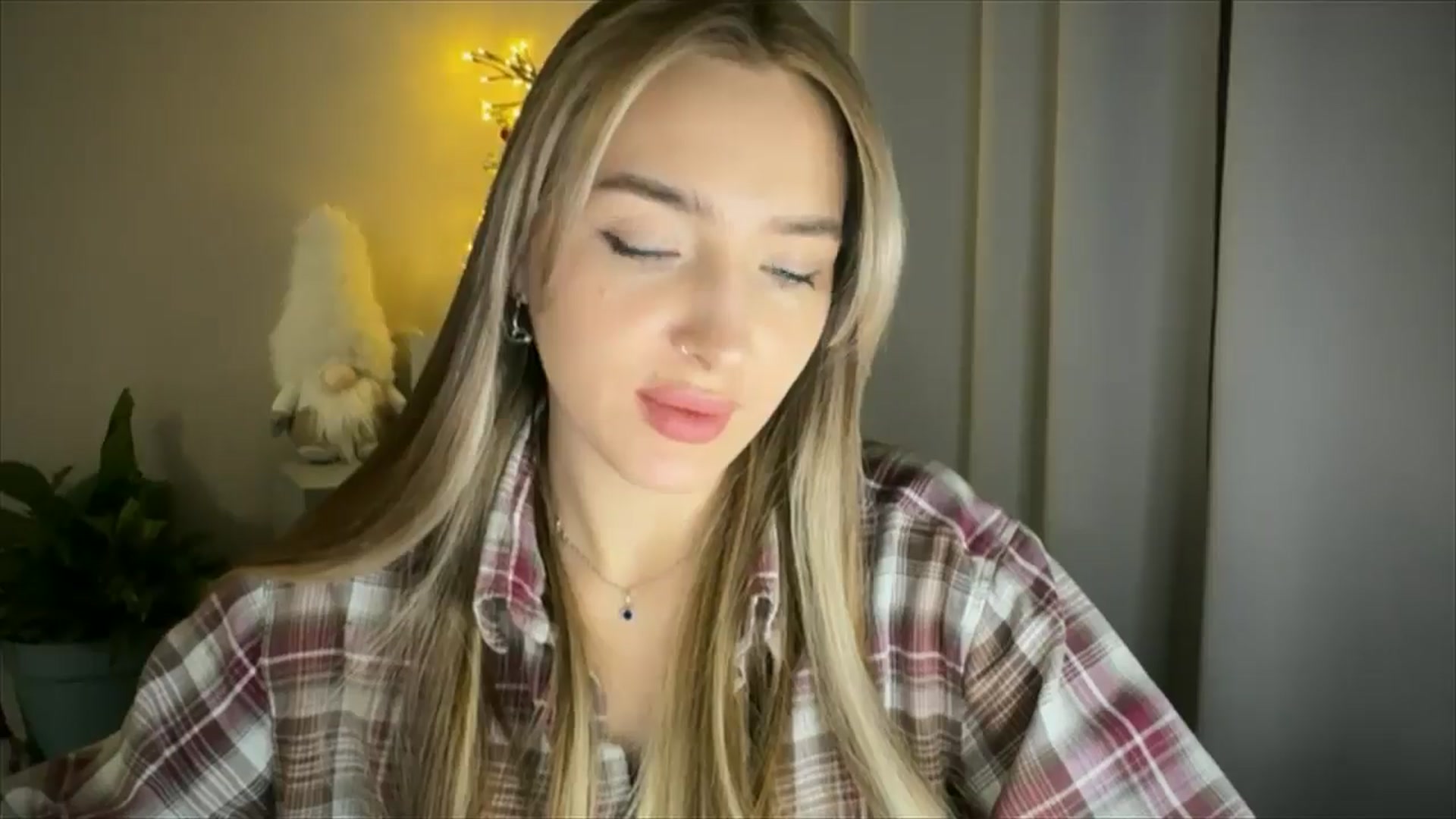 Gallery image thumbnail from My_Diana's myfreecams stream on, 03/01/2025, 22:59 image 11 of 20