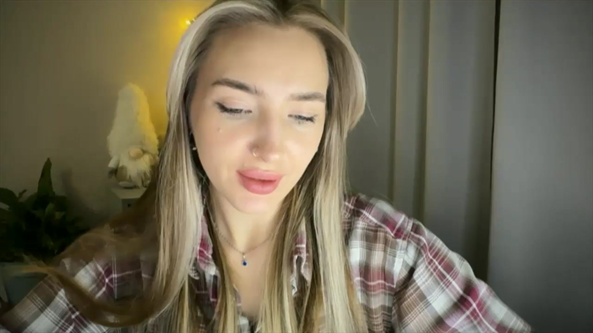 Gallery image thumbnail from My_Diana's myfreecams stream on, 03/01/2025, 22:59 image 14 of 20