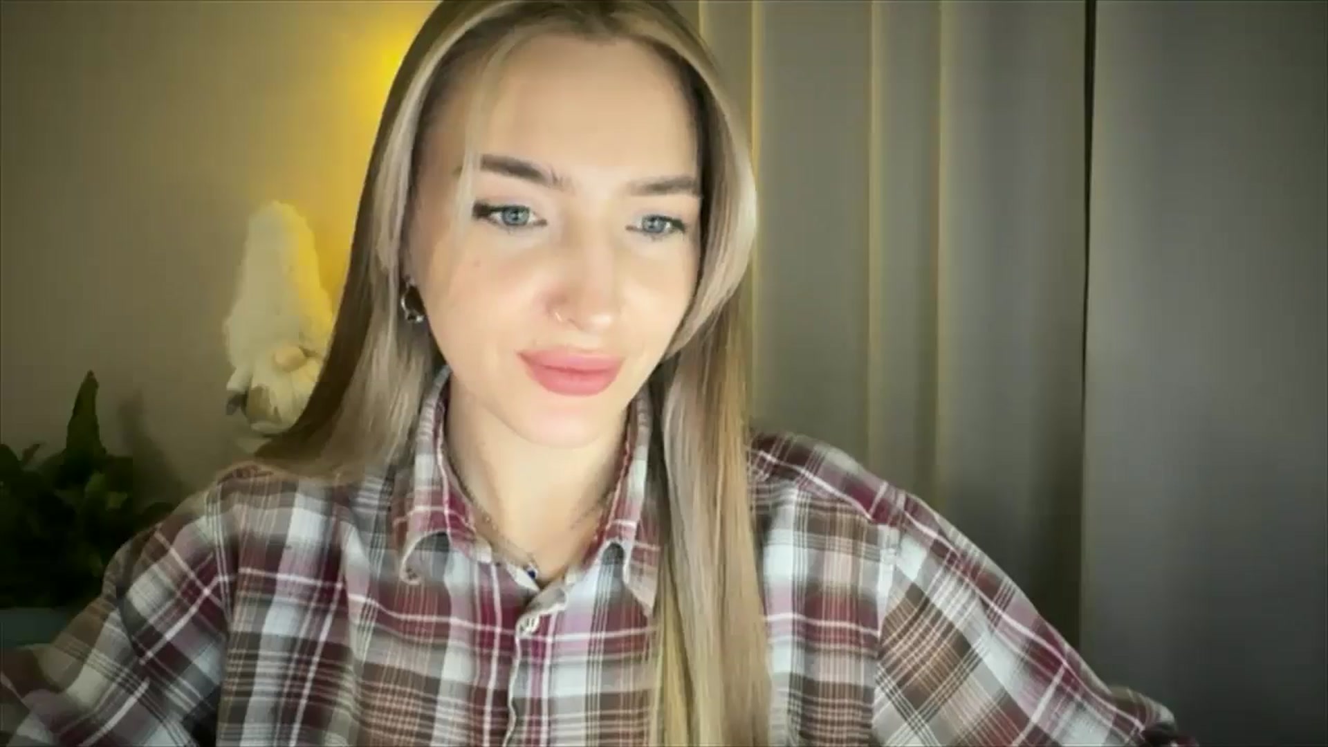 Gallery image thumbnail from My_Diana's myfreecams stream on, 03/02/2025, 24:01 image 3 of 20