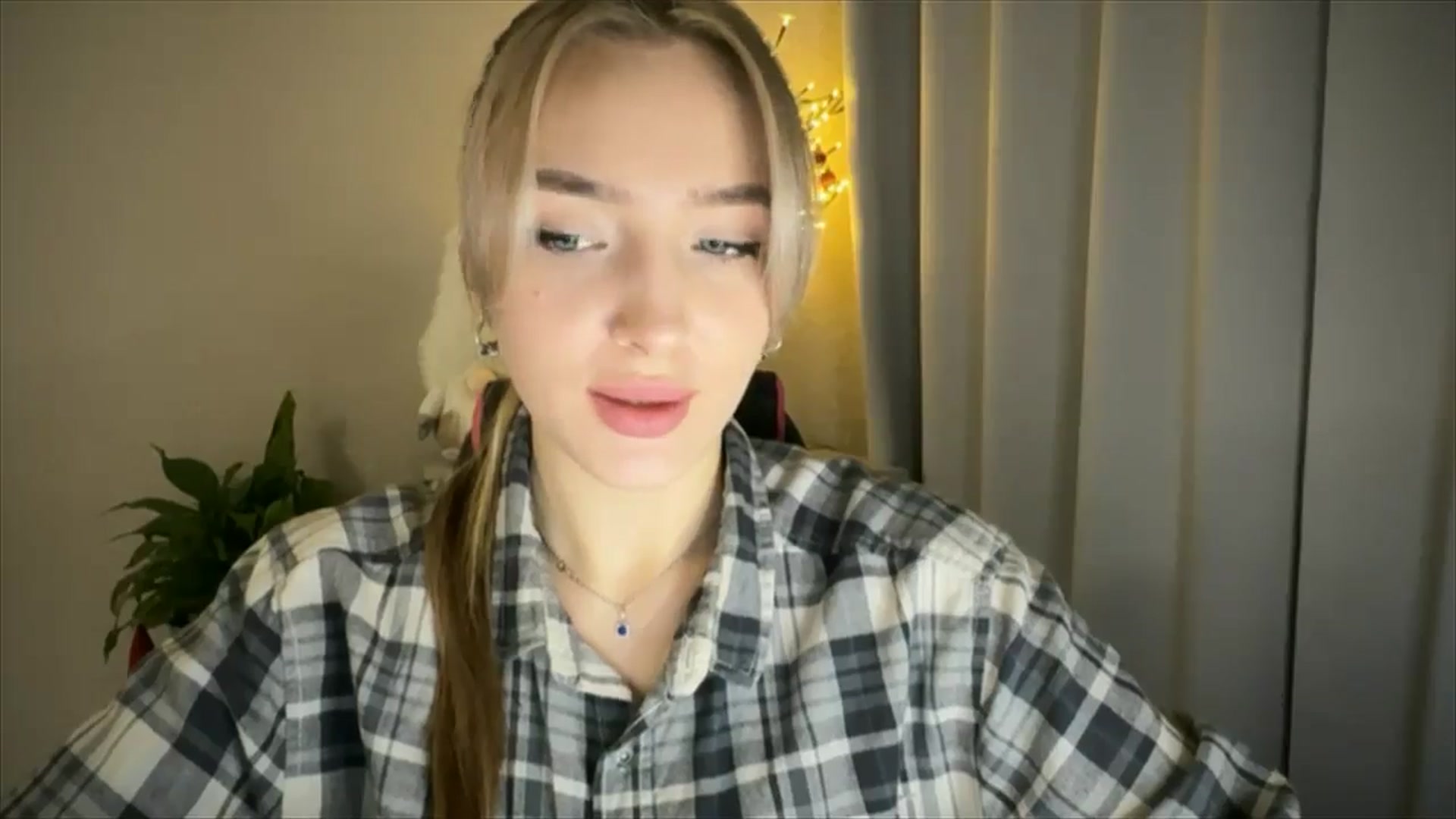Gallery image thumbnail from My_Diana's myfreecams stream on, 03/02/2025, 17:02 image 10 of 20