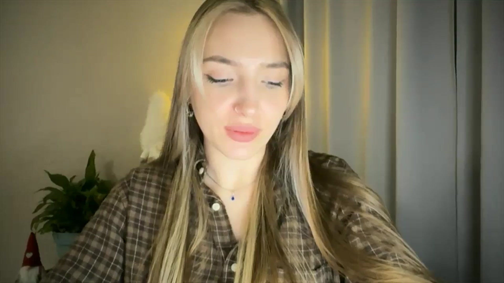 Gallery image thumbnail from My_Diana's myfreecams stream on, 03/04/2025, 22:33 image 10 of 20