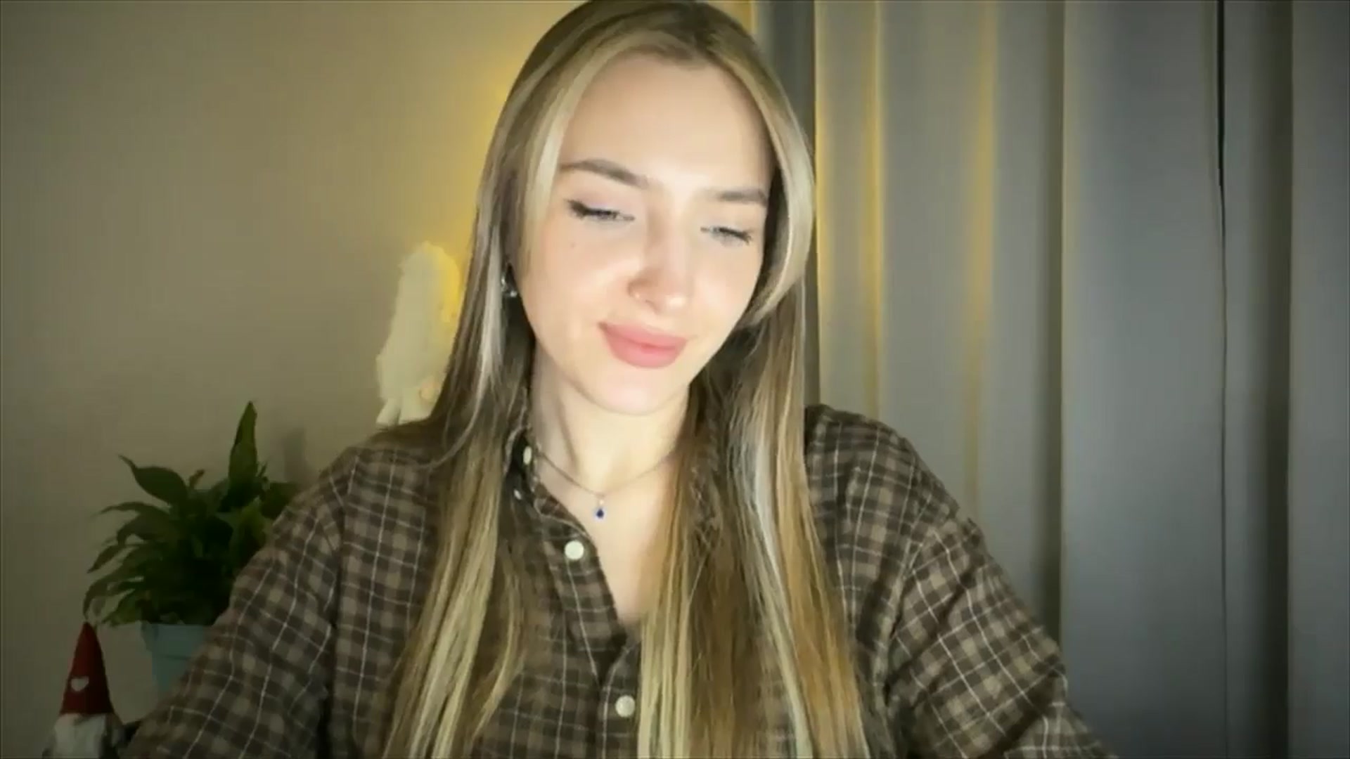Gallery image thumbnail from My_Diana's myfreecams stream on, 03/04/2025, 22:33 image 11 of 20