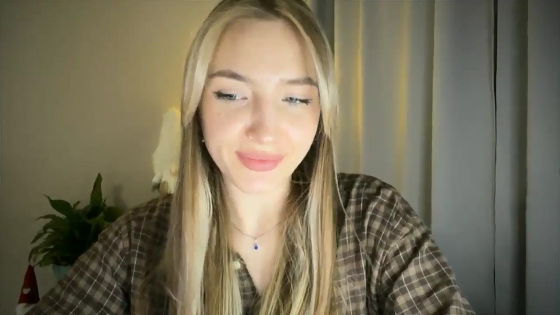 Gallery image thumbnail from My_Diana's myfreecams stream on, 03/04/2025, 22:33 image 15 of 20
