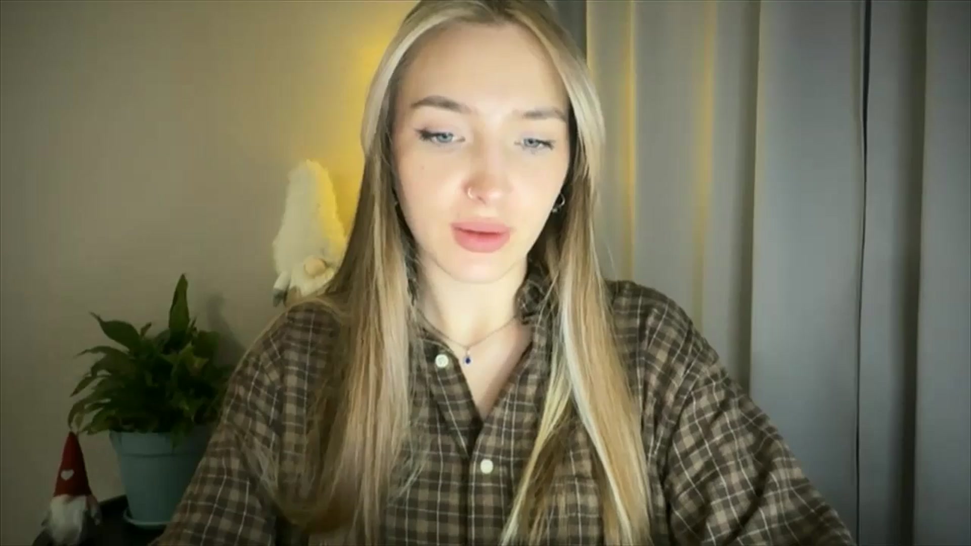 Gallery image thumbnail from My_Diana's myfreecams stream on, 03/04/2025, 22:33 image 3 of 20