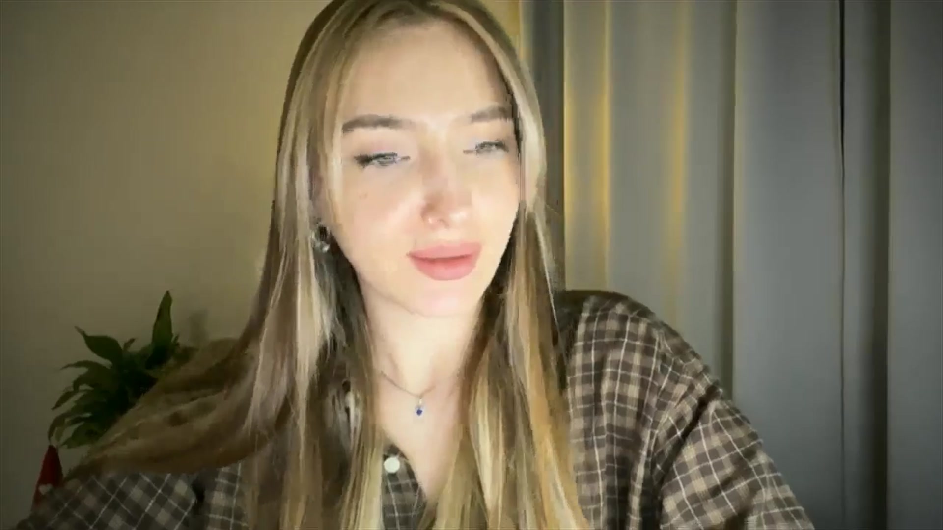 Gallery image thumbnail from My_Diana's myfreecams stream on, 03/04/2025, 22:33 image 18 of 20