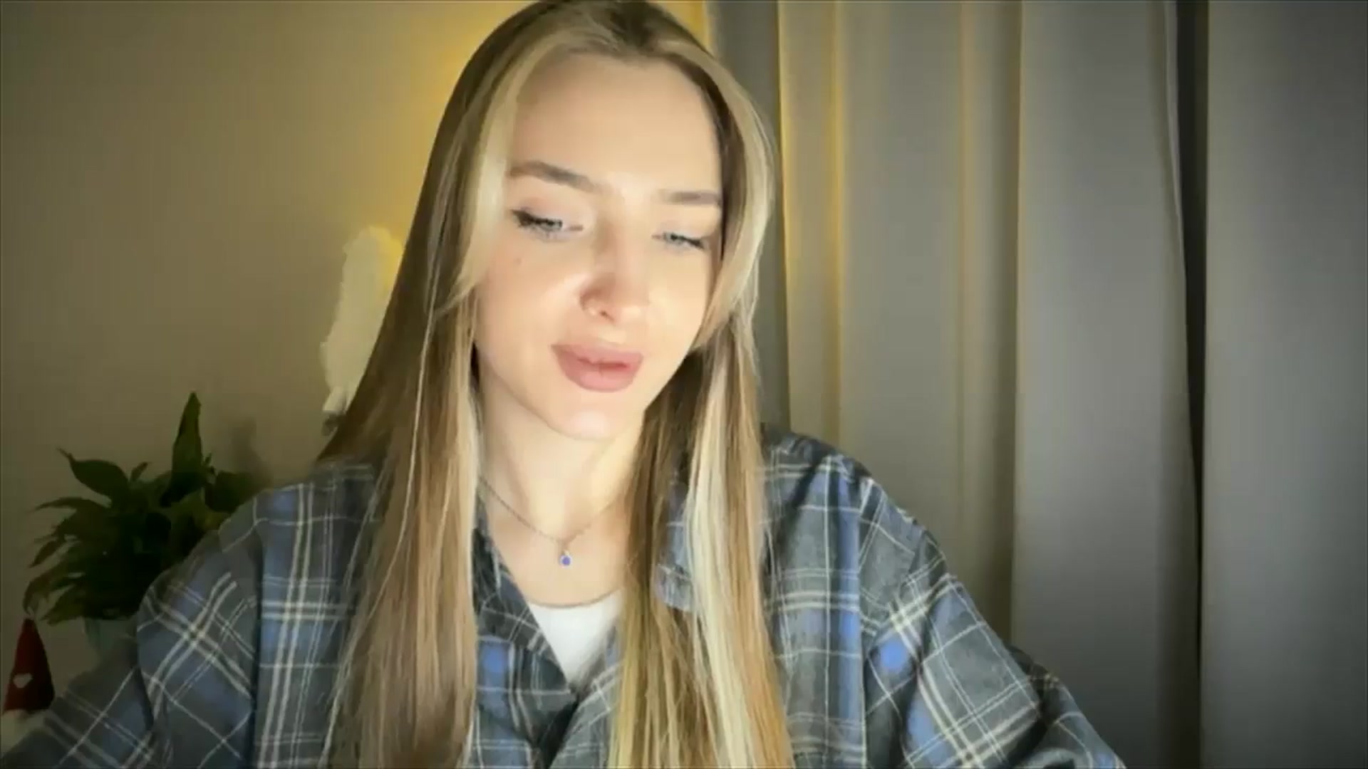 Gallery image thumbnail from My_Diana's myfreecams stream on, 03/05/2025, 17:19 image 9 of 20