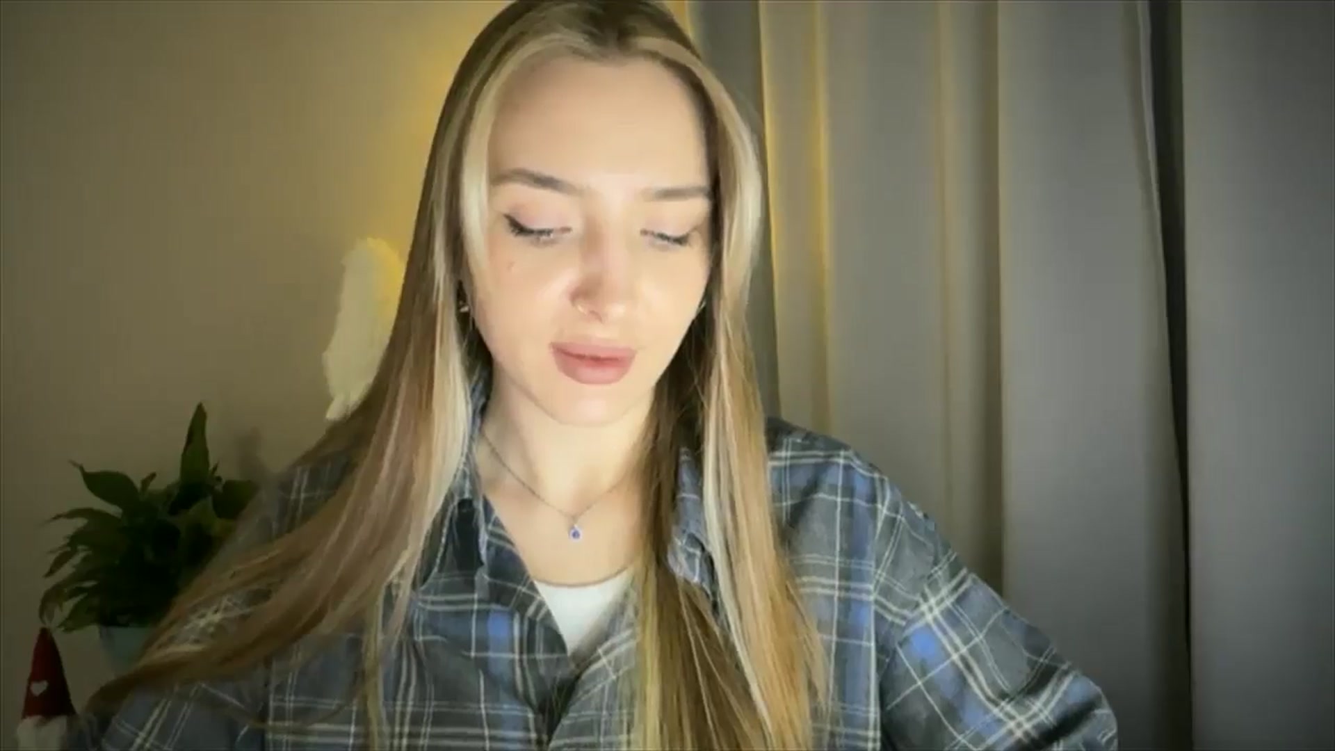 Gallery image thumbnail from My_Diana's myfreecams stream on, 03/05/2025, 17:19 image 4 of 20