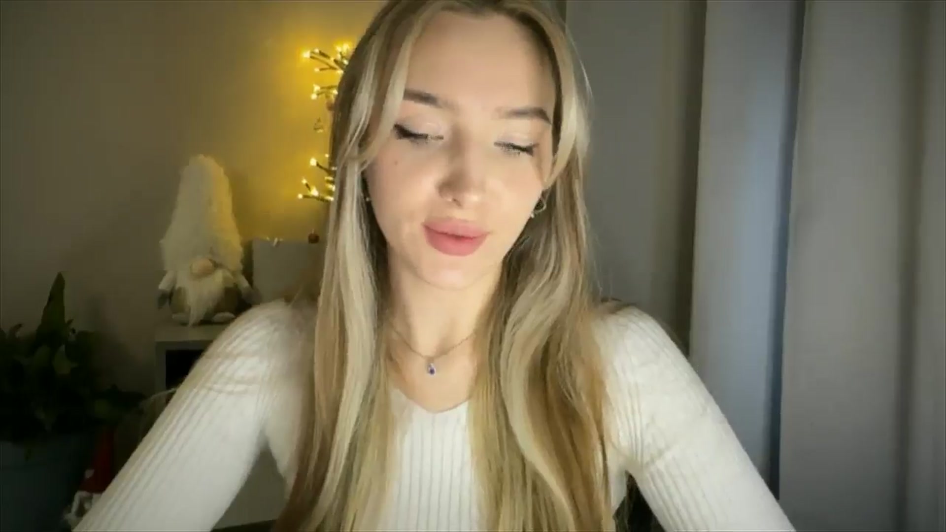 Gallery image thumbnail from My_Diana's myfreecams stream on, 03/06/2025, 14:35 image 14 of 20