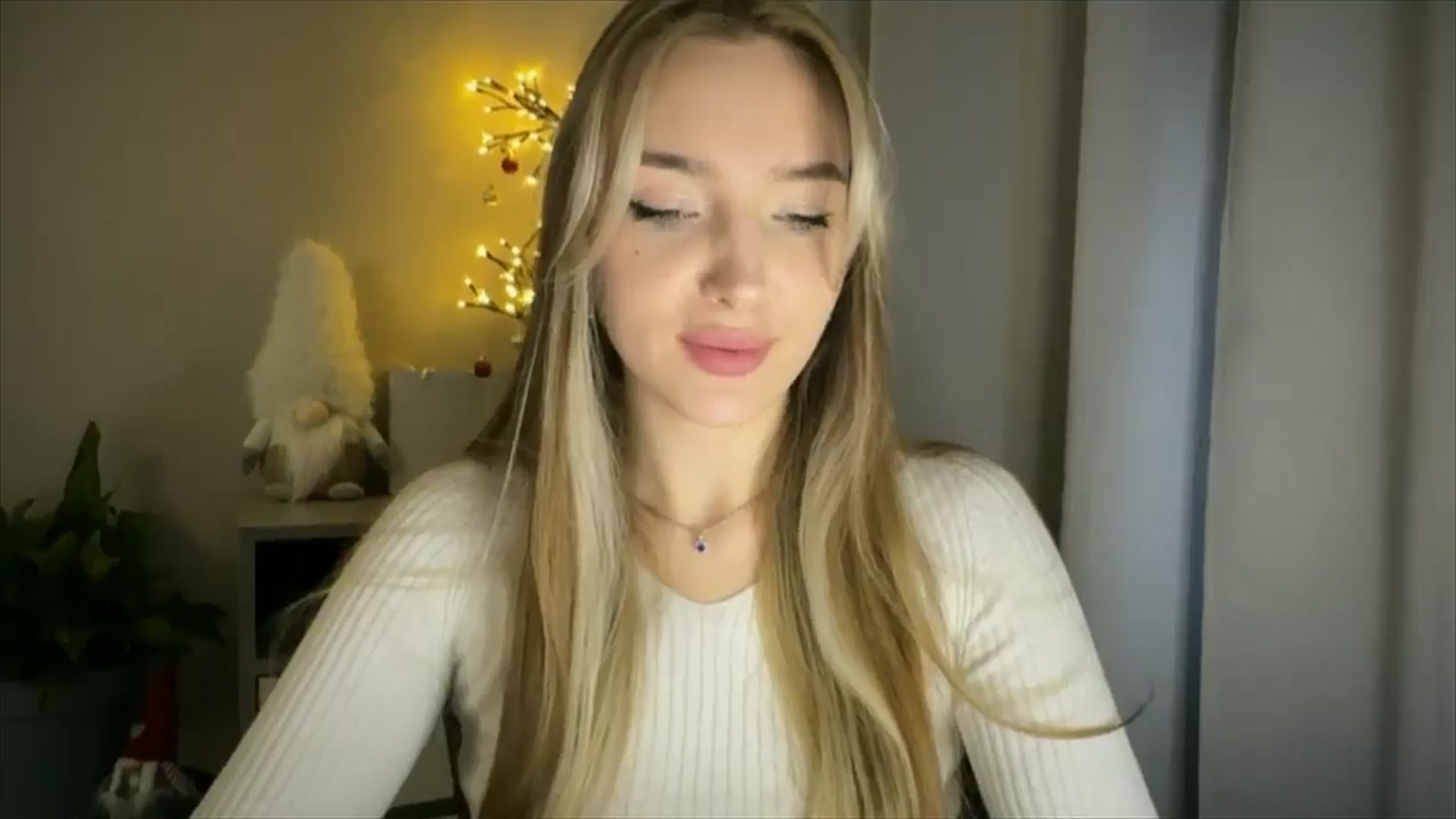 Gallery image thumbnail from My_Diana's myfreecams stream on, 03/06/2025, 14:35 image 13 of 20
