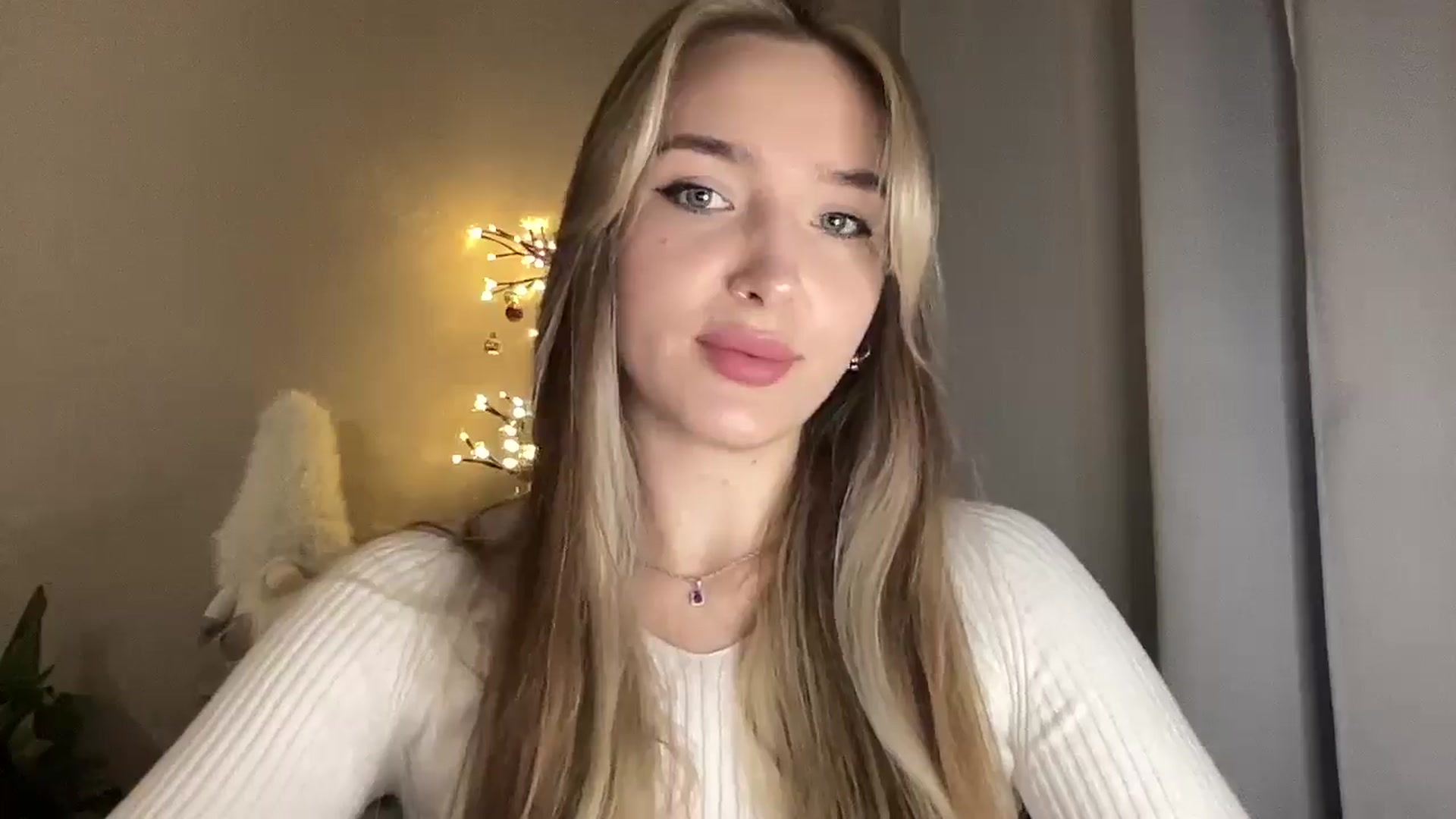 Gallery image thumbnail from My_Diana's myfreecams stream on, 03/06/2025, 16:21 image 12 of 20