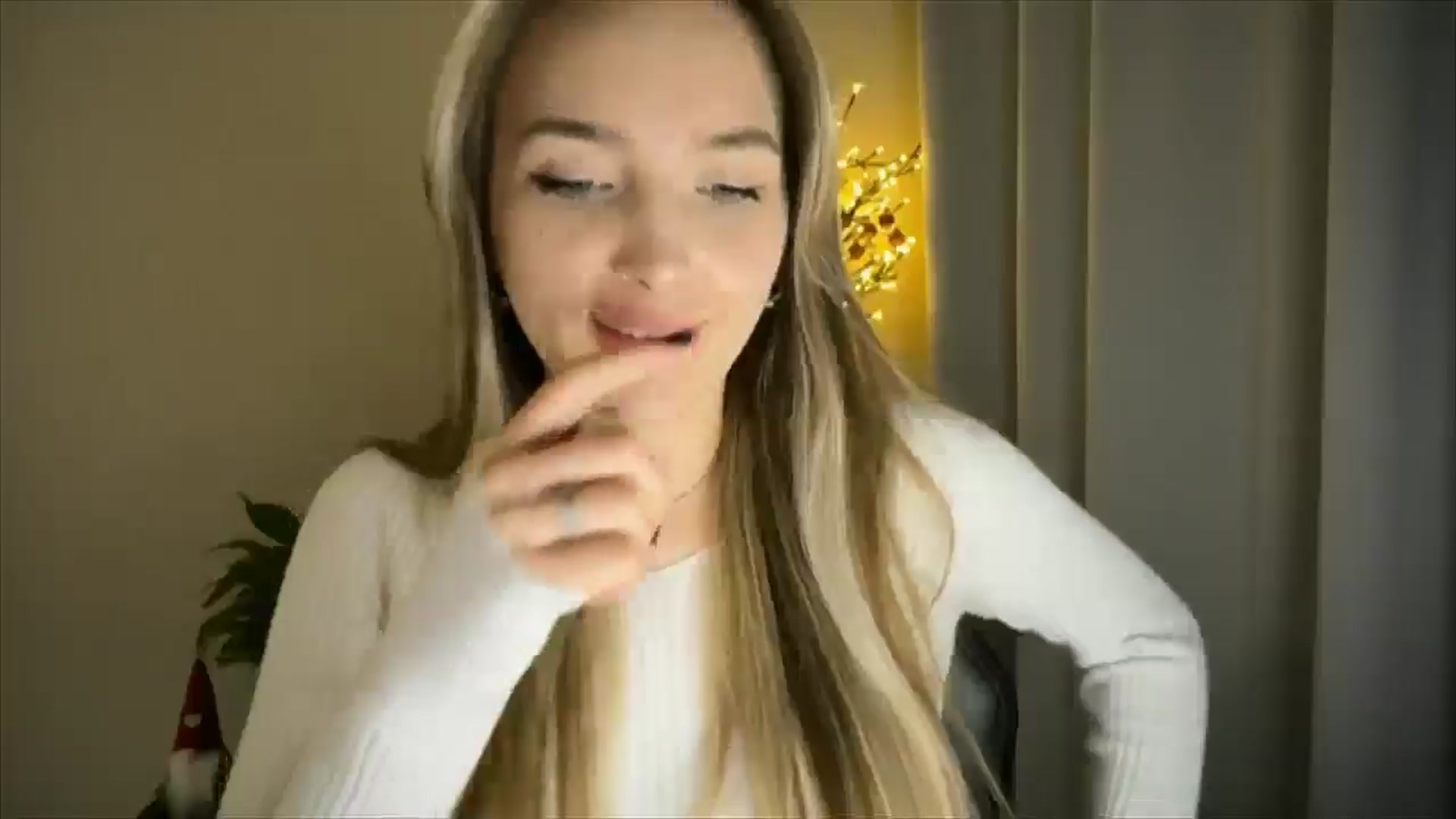 Gallery image thumbnail from My_Diana's myfreecams stream on, 03/06/2025, 22:17 image 16 of 20
