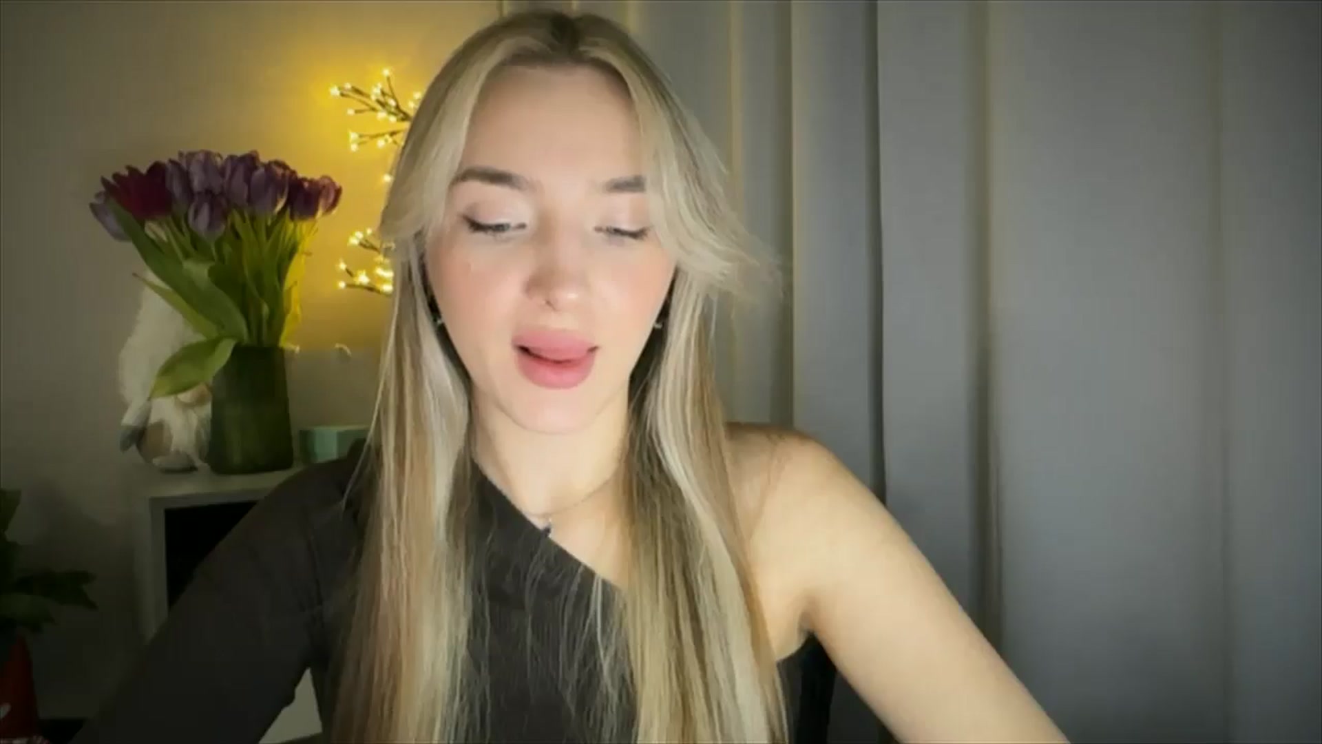 Gallery image thumbnail from My_Diana's myfreecams stream on, 03/12/2025, 15:32 image 18 of 20
