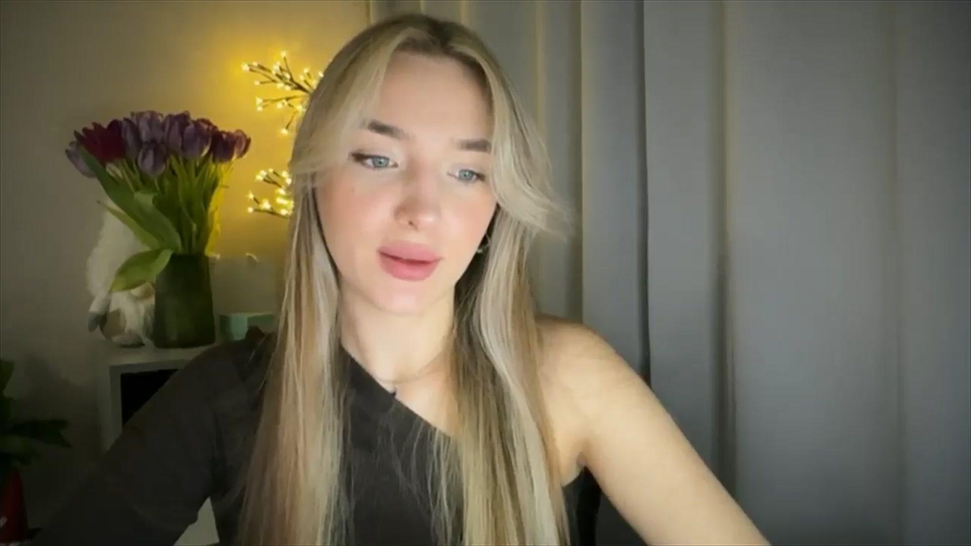 Gallery image thumbnail from My_Diana's myfreecams stream on, 03/12/2025, 15:32 image 13 of 20