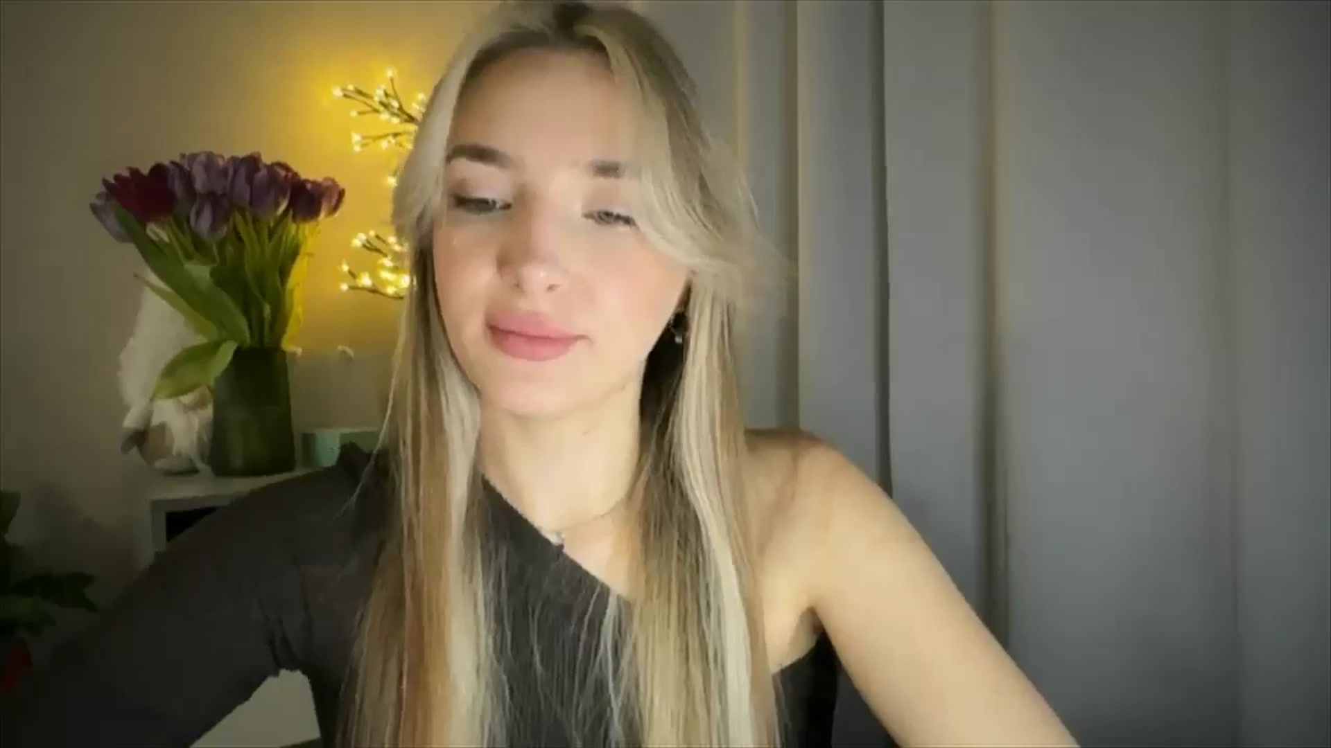 Gallery image thumbnail from My_Diana's myfreecams stream on, 03/12/2025, 15:32 image 19 of 20