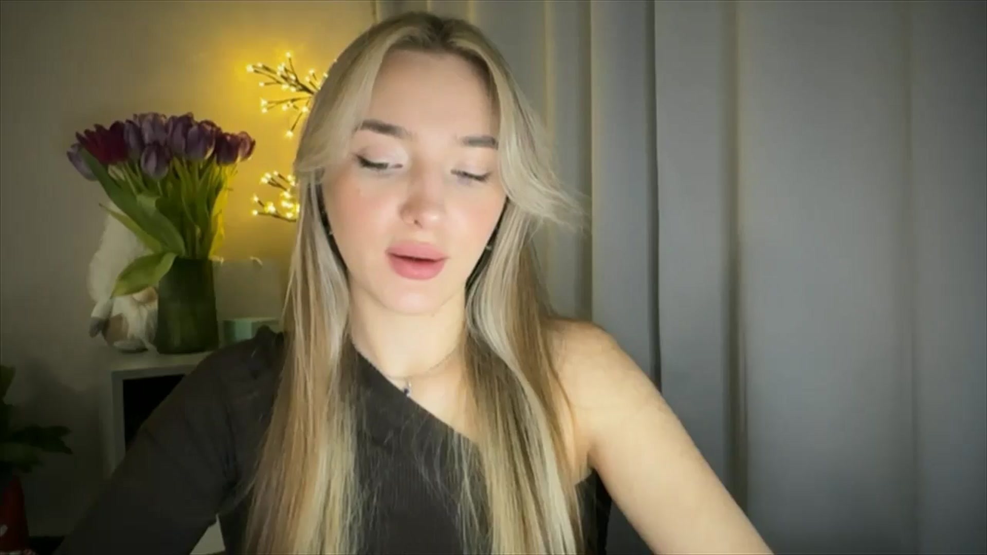 Gallery image thumbnail from My_Diana's myfreecams stream on, 03/12/2025, 15:32 image 11 of 20