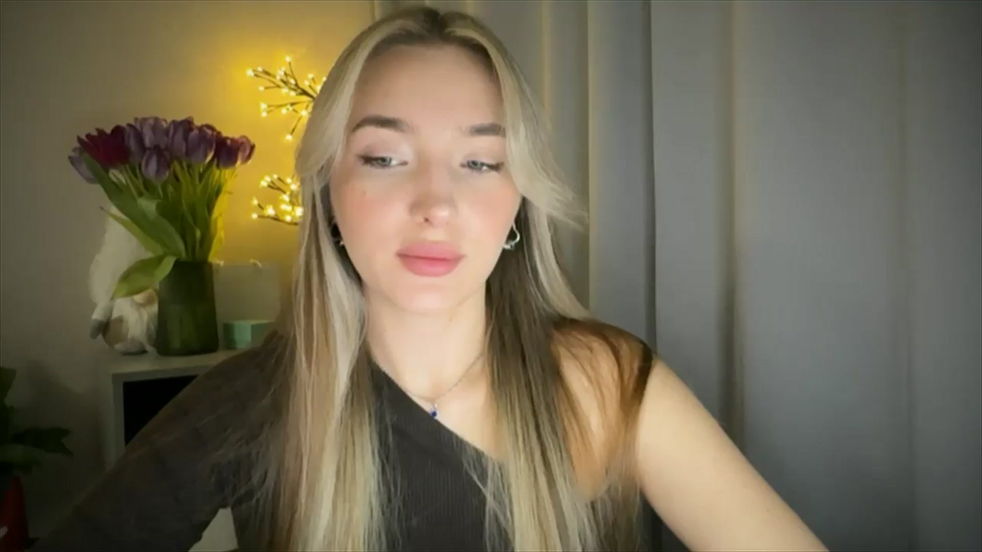 Gallery image thumbnail from My_Diana's myfreecams stream on, 03/12/2025, 15:32 image 2 of 20
