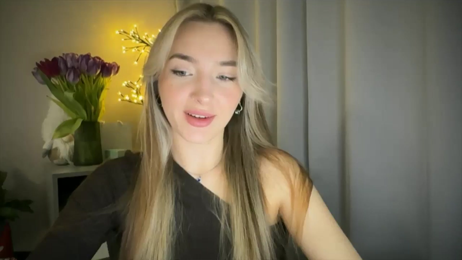 Gallery image thumbnail from My_Diana's myfreecams stream on, 03/12/2025, 15:32 image 4 of 20