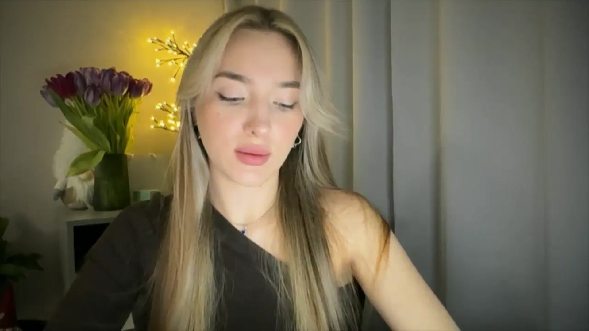 Gallery image thumbnail from My_Diana's myfreecams stream on, 03/12/2025, 15:32 image 6 of 20