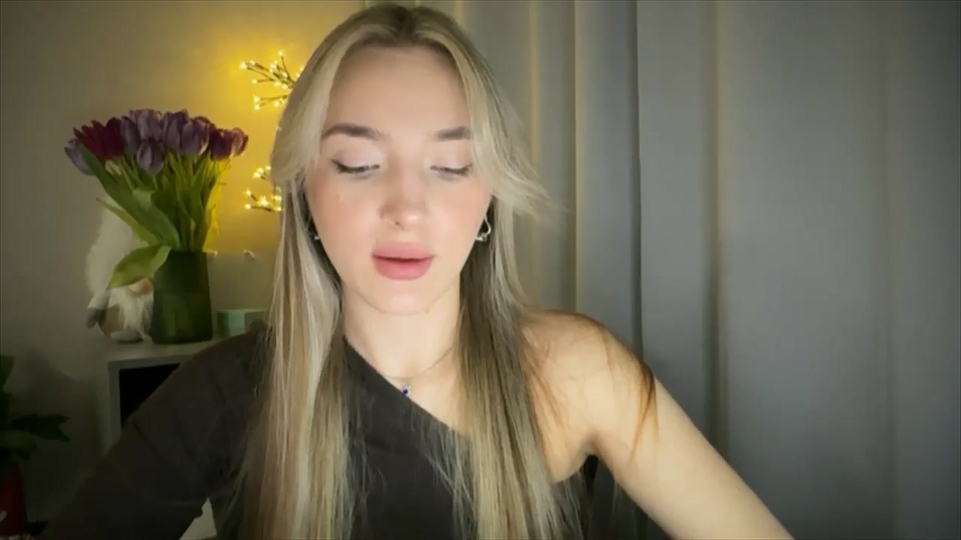 Gallery image thumbnail from My_Diana's myfreecams stream on, 03/12/2025, 15:32 image 7 of 20