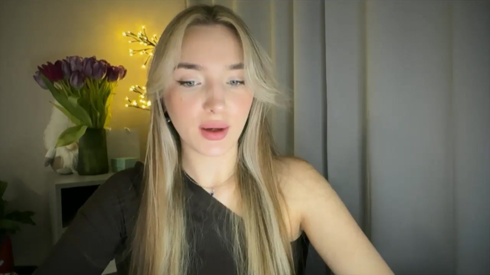 Gallery image thumbnail from My_Diana's myfreecams stream on, 03/12/2025, 15:32 image 12 of 20