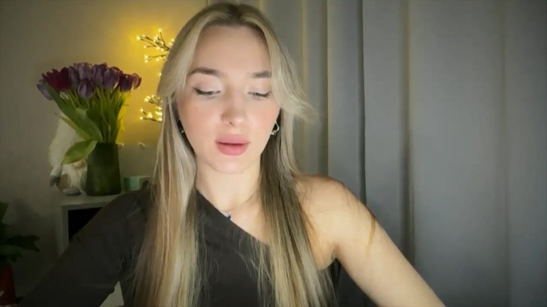 Gallery image thumbnail from My_Diana's myfreecams stream on, 03/12/2025, 15:32 image 8 of 20