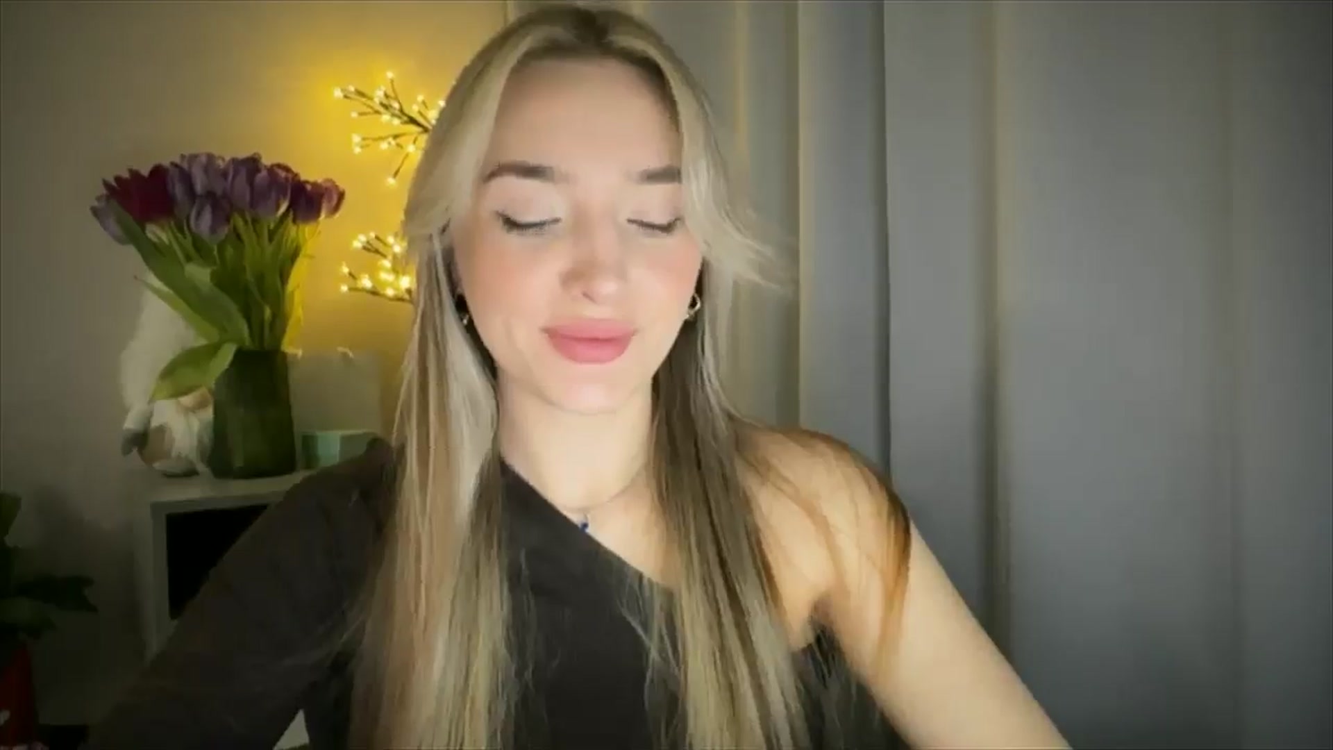 Gallery image thumbnail from My_Diana's myfreecams stream on, 03/12/2025, 15:32 image 5 of 20