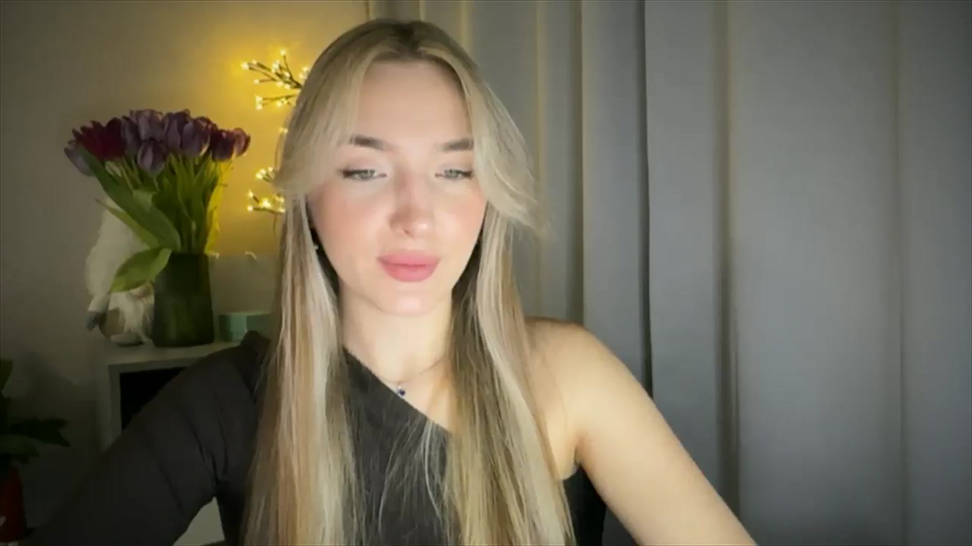 Gallery image thumbnail from My_Diana's myfreecams stream on, 03/12/2025, 17:05 image 6 of 20