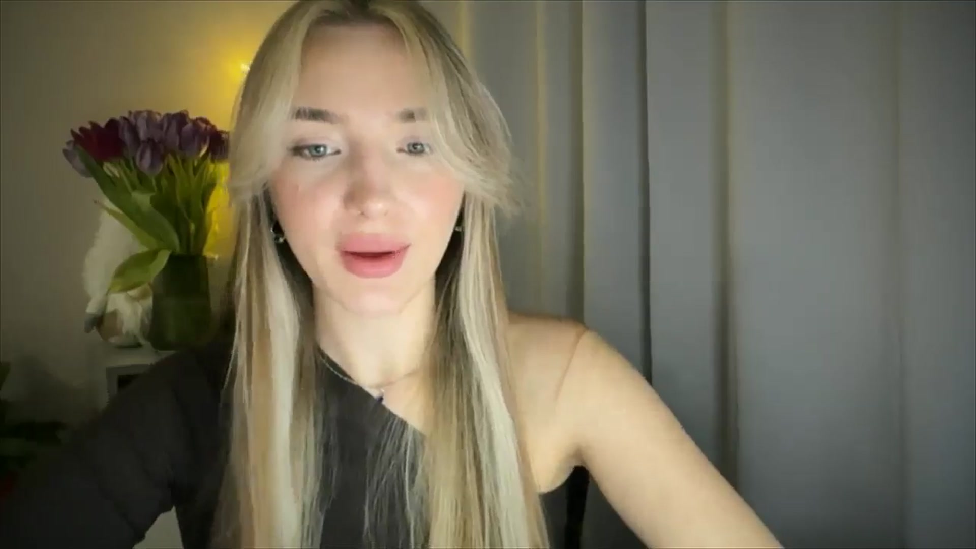 Gallery image thumbnail from My_Diana's myfreecams stream on, 03/12/2025, 17:05 image 2 of 20