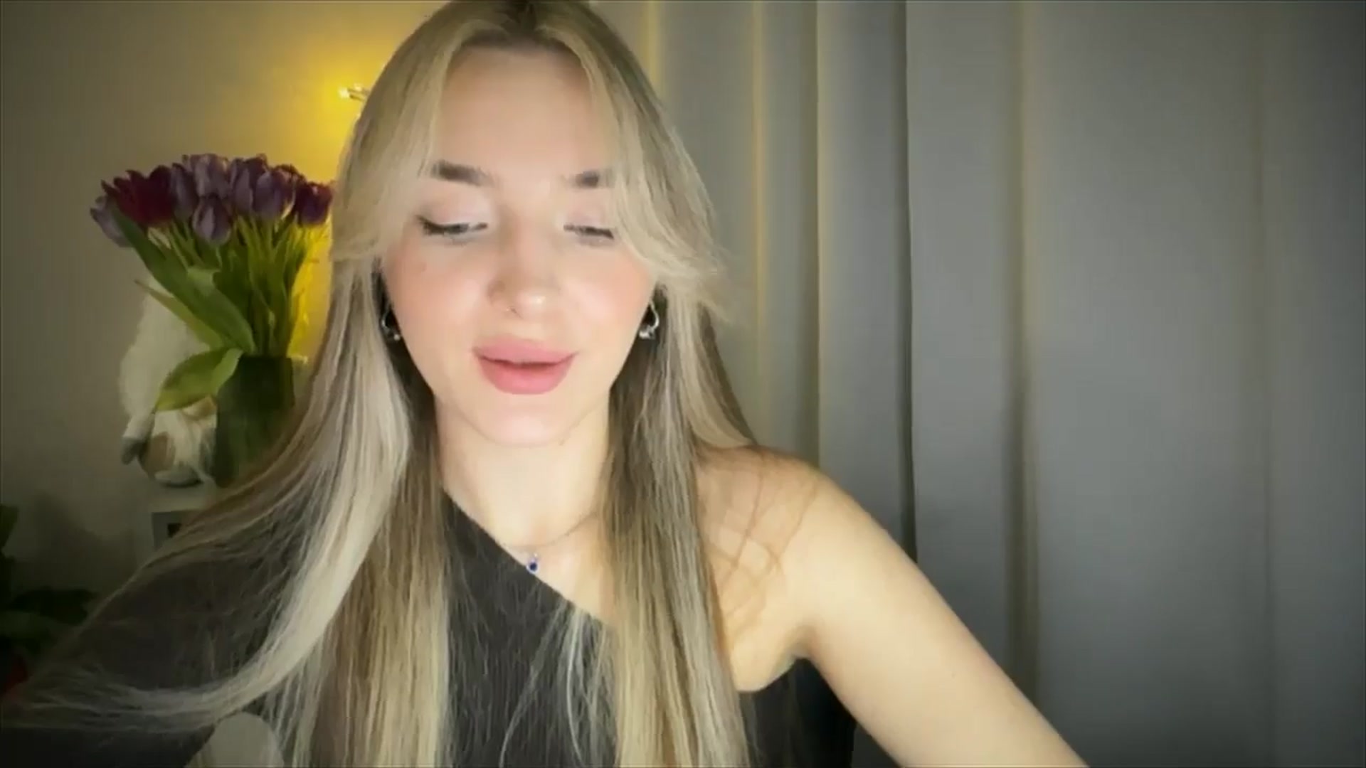Gallery image thumbnail from My_Diana's myfreecams stream on, 03/12/2025, 17:05 image 7 of 20