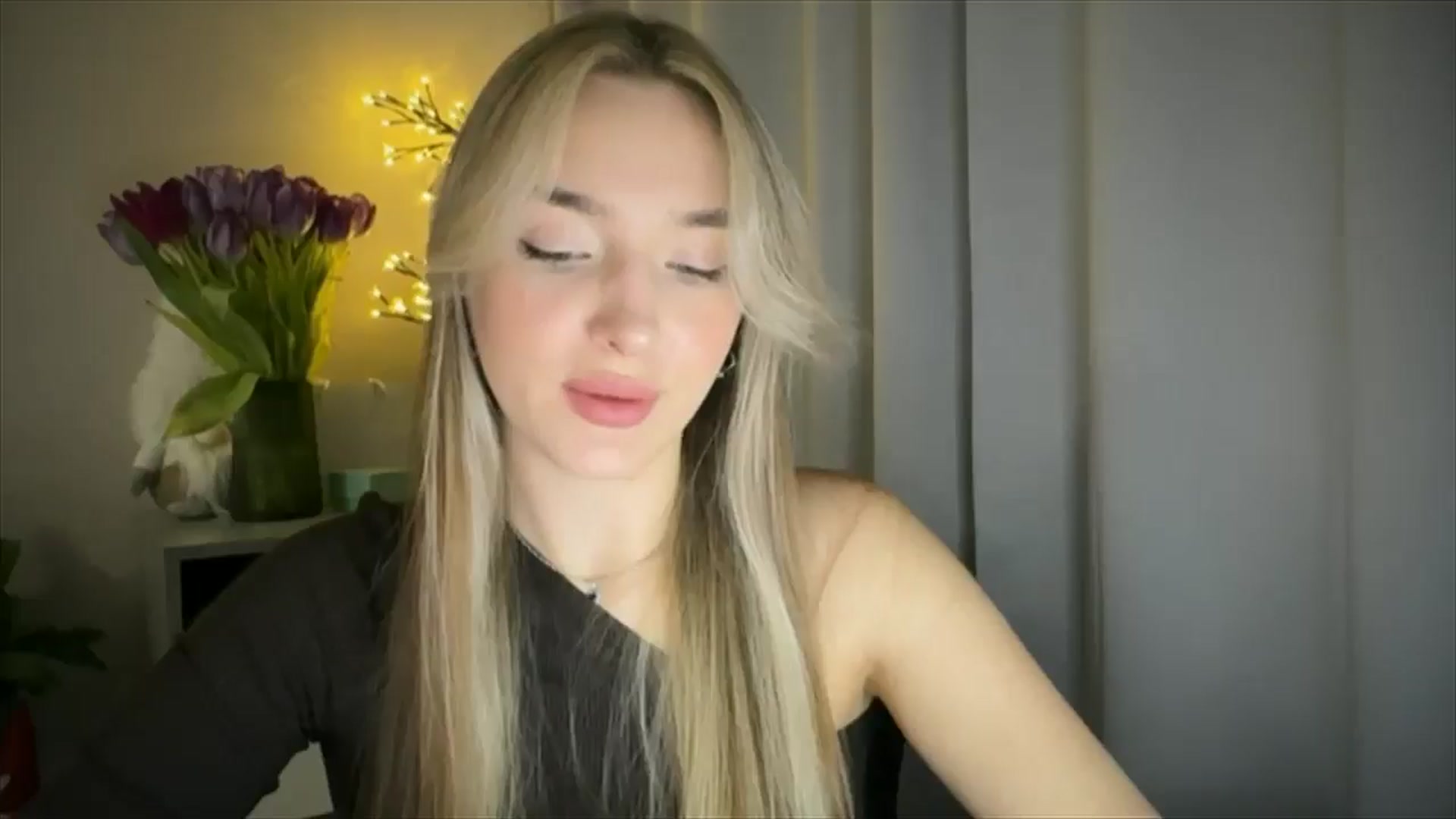 Gallery image thumbnail from My_Diana's myfreecams stream on, 03/12/2025, 17:05 image 1 of 20