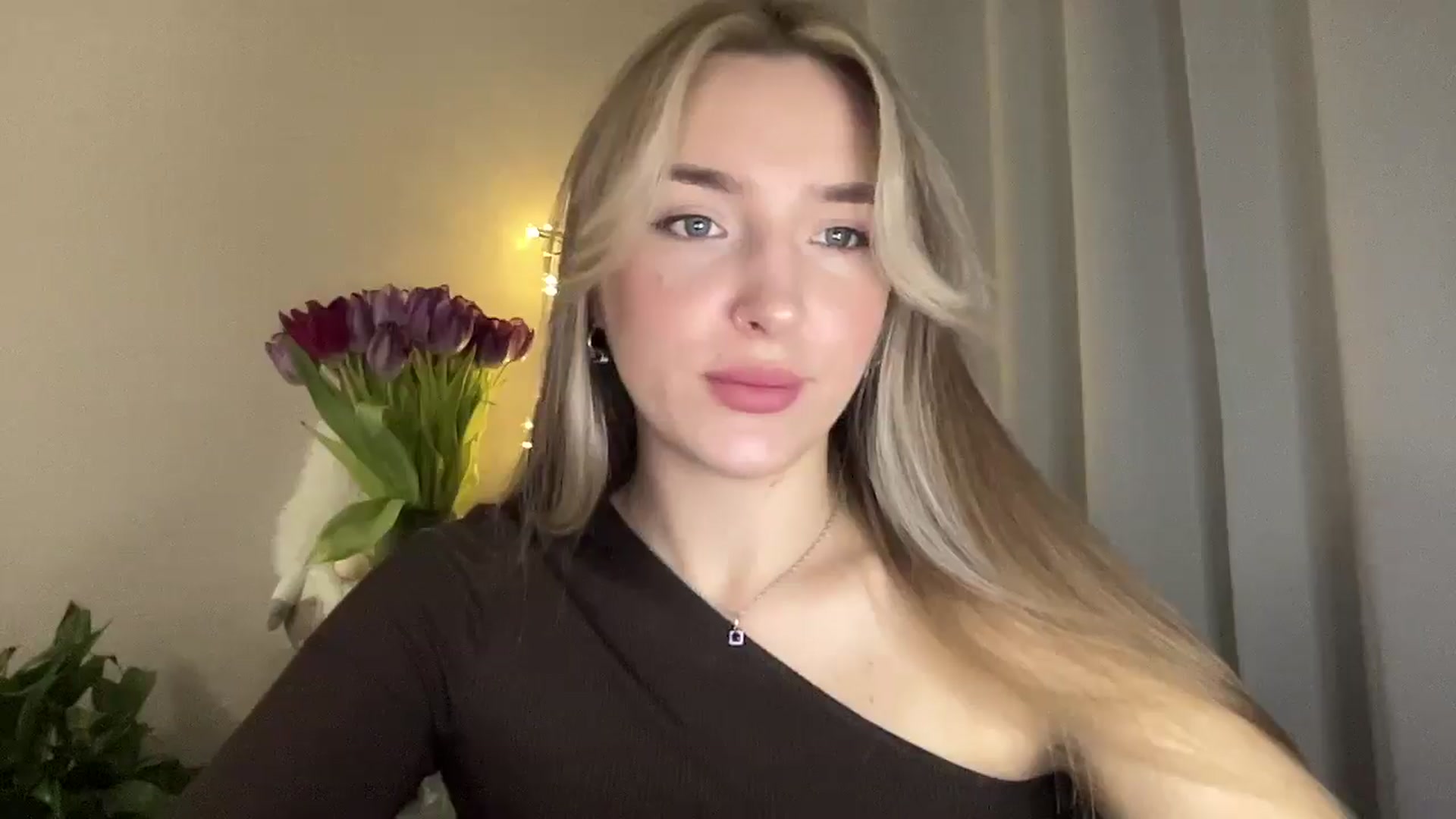 Gallery image thumbnail from My_Diana's myfreecams stream on, 03/12/2025, 17:05 image 16 of 20