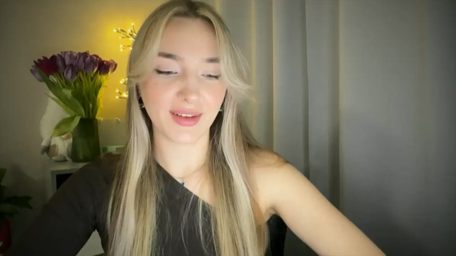 Gallery image thumbnail from My_Diana's myfreecams stream on, 03/12/2025, 17:05 image 10 of 20