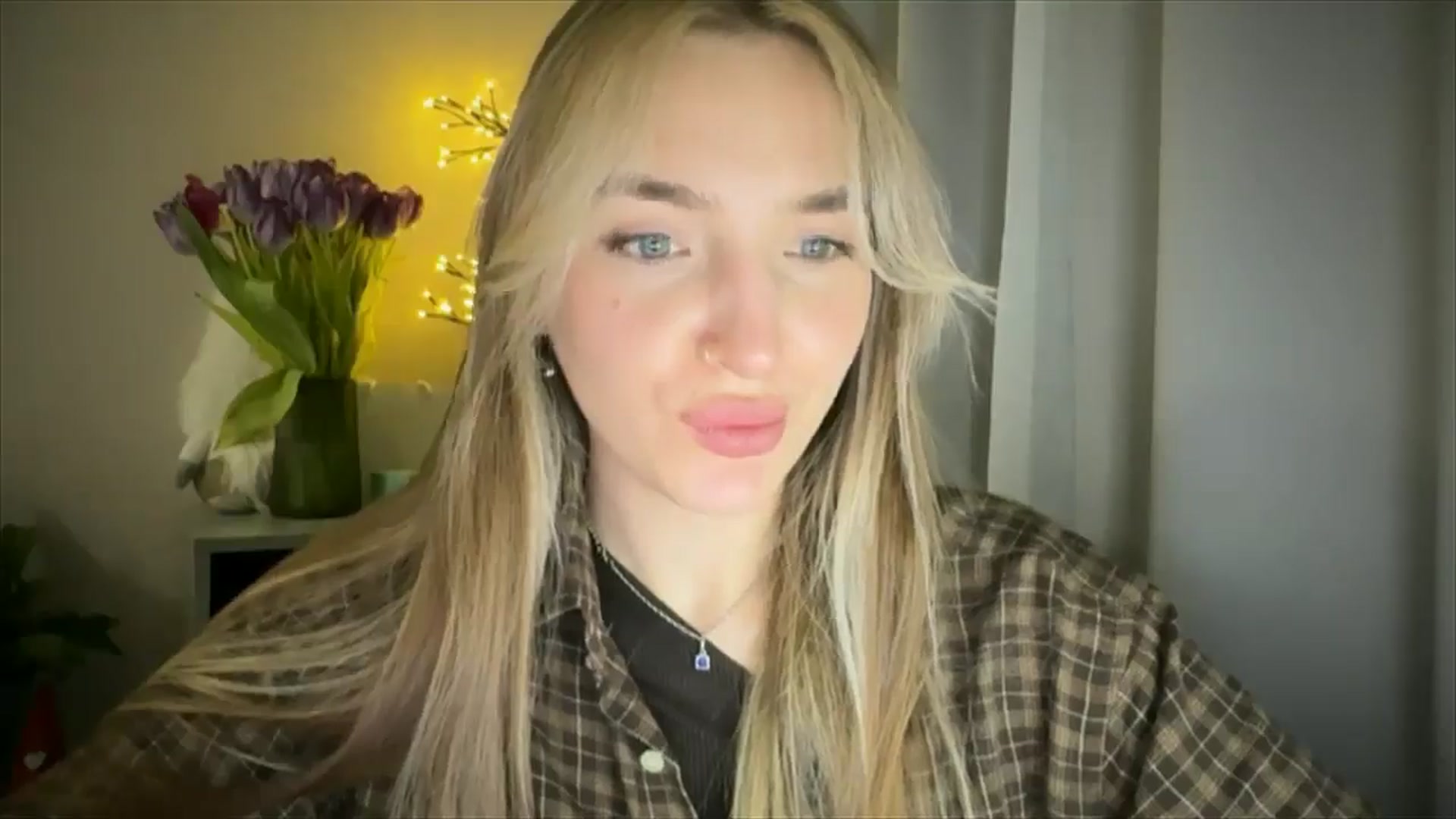 Gallery image thumbnail from My_Diana's myfreecams stream on, 03/12/2025, 23:47 image 12 of 20