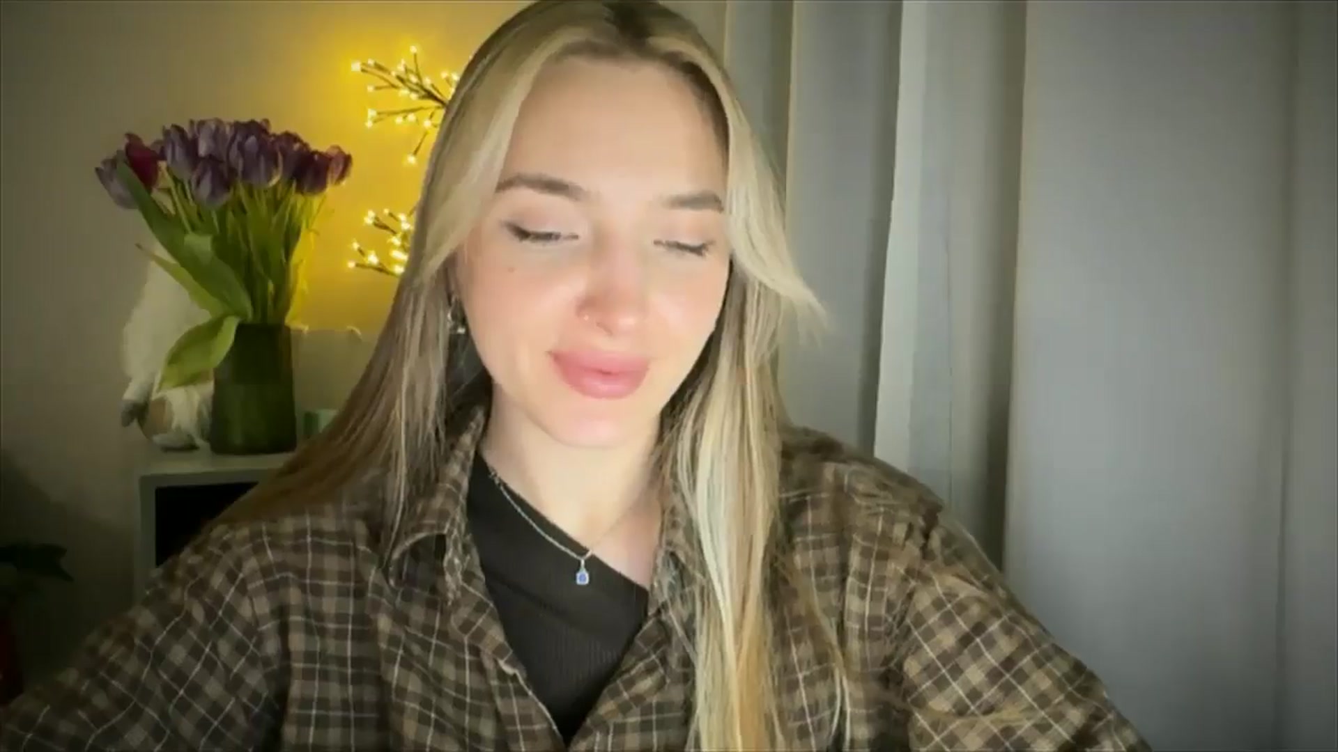 Gallery image thumbnail from My_Diana's myfreecams stream on, 03/12/2025, 23:47 image 6 of 20