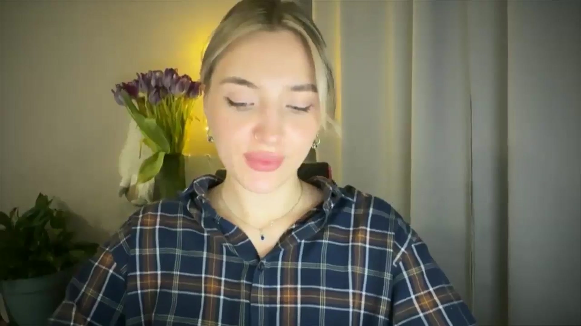 Gallery image thumbnail from My_Diana's myfreecams stream on, 03/13/2025, 23:08 image 2 of 20