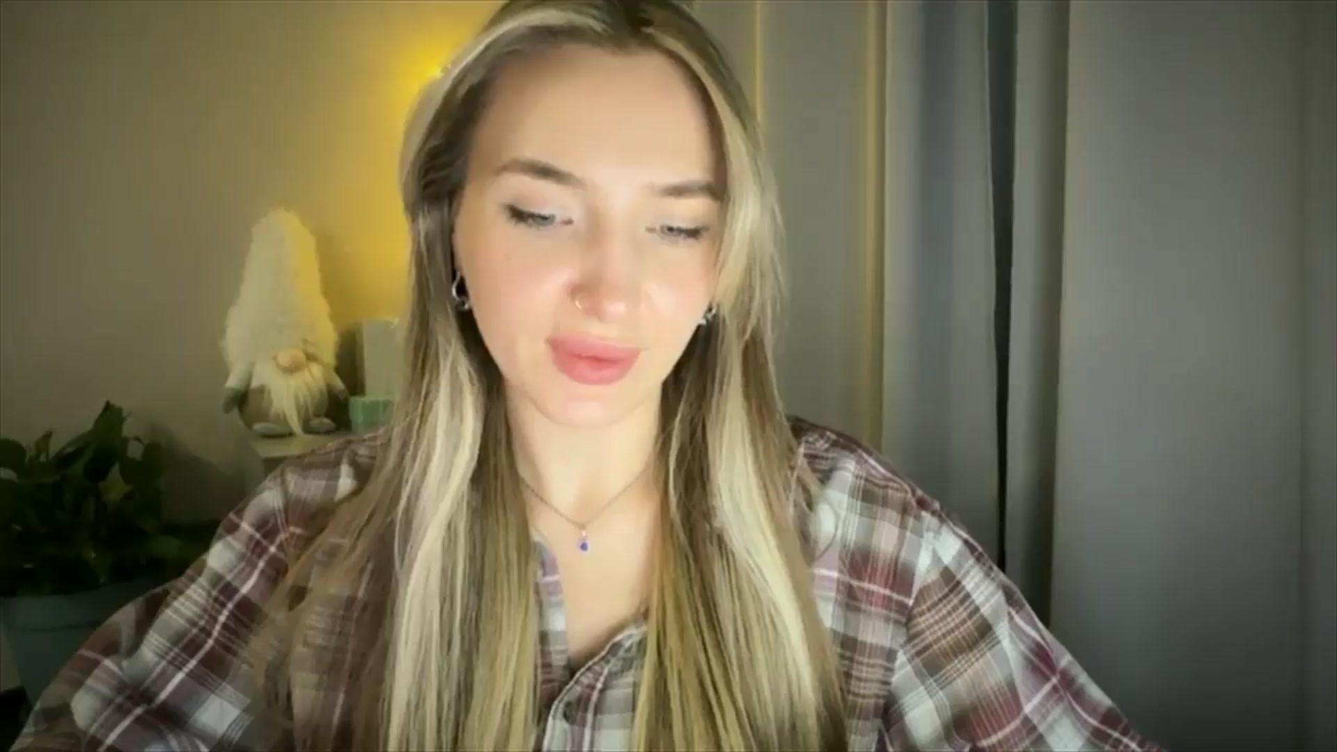Gallery image thumbnail from My_Diana's myfreecams stream on, 03/14/2025, 23:37 image 5 of 20