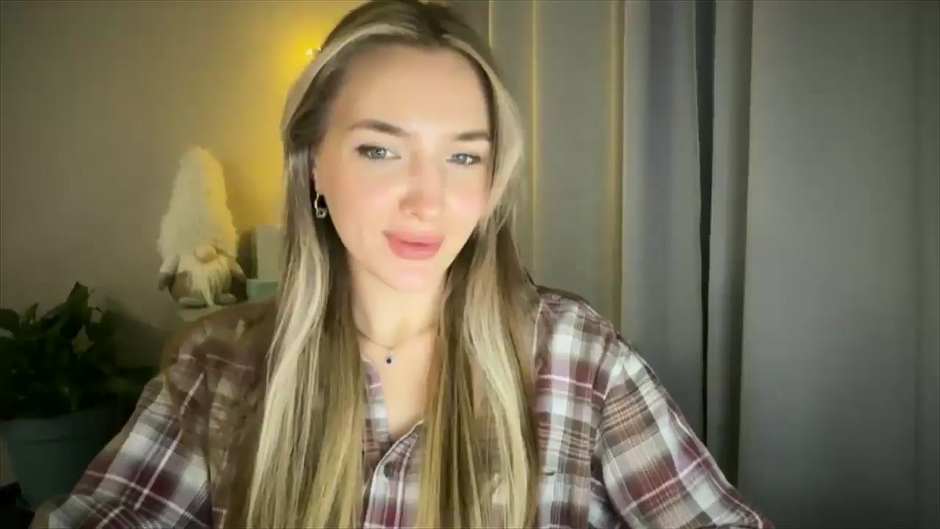 Gallery image thumbnail from My_Diana's myfreecams stream on, 03/14/2025, 23:37 image 3 of 20