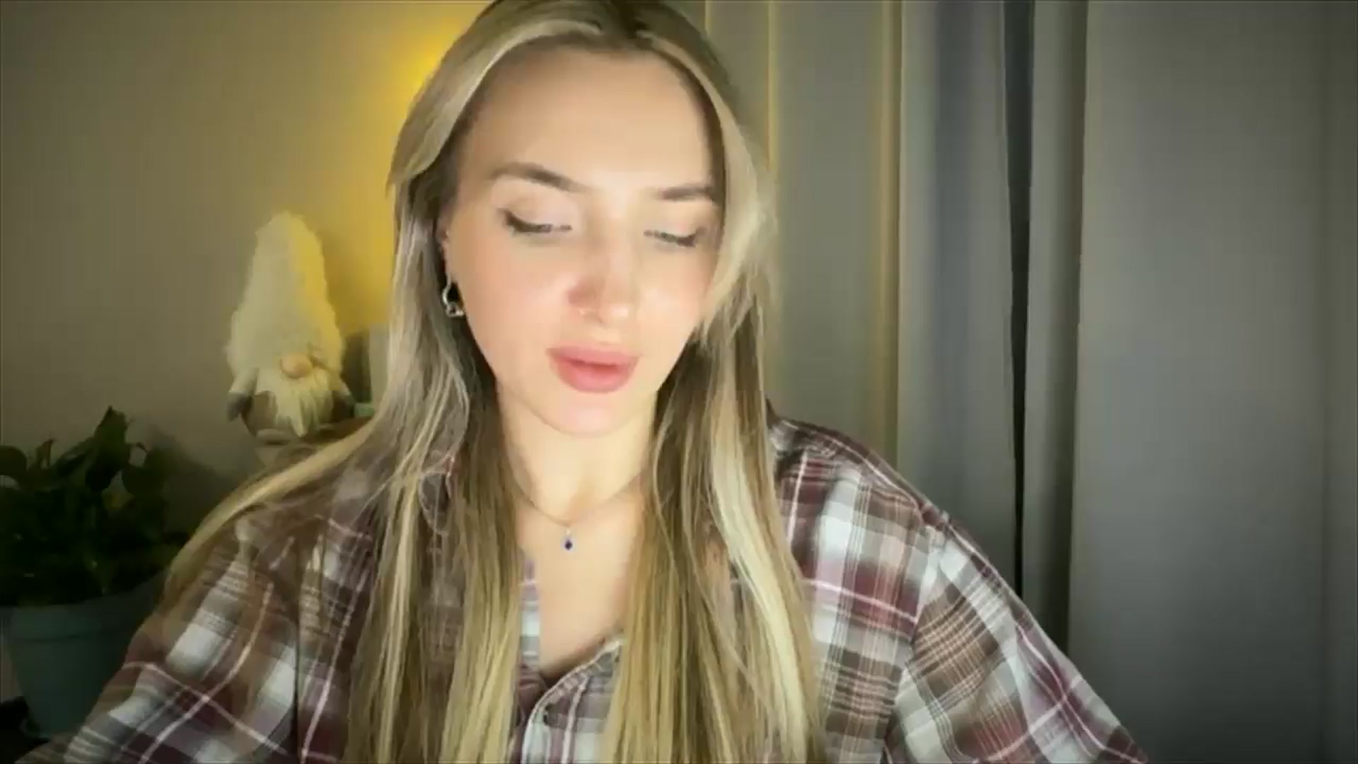 Gallery image thumbnail from My_Diana's myfreecams stream on, 03/14/2025, 23:37 image 12 of 20