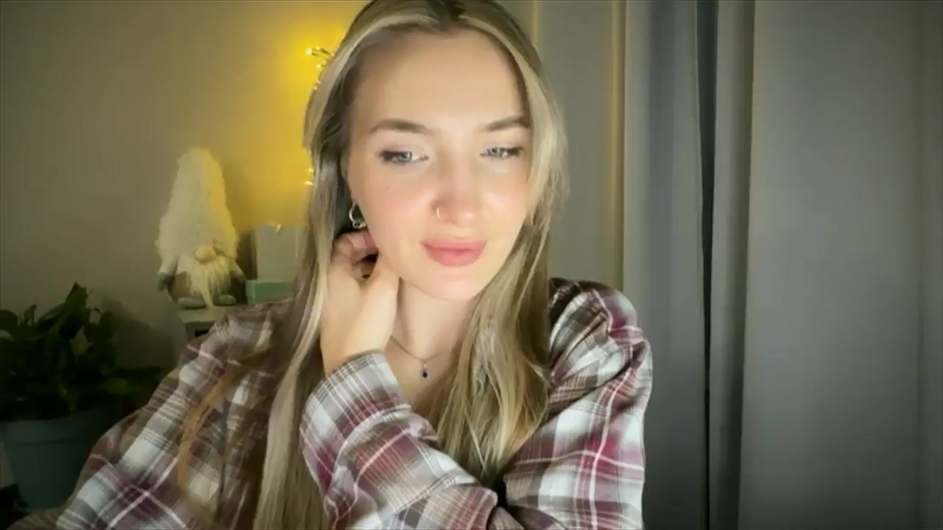 Gallery image thumbnail from My_Diana's myfreecams stream on, 03/14/2025, 23:37 image 8 of 20