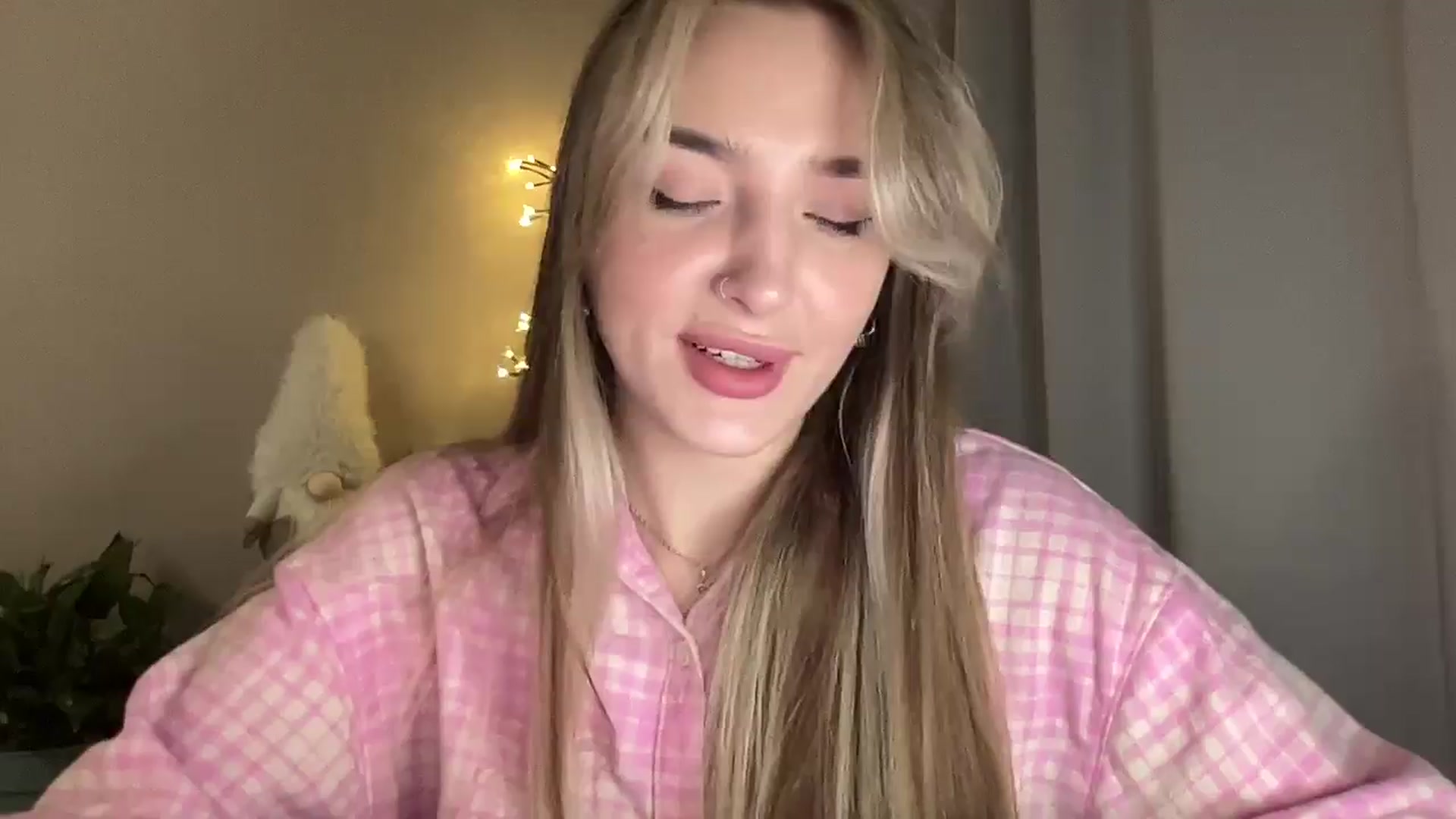 Gallery image thumbnail from My_Diana's myfreecams stream on, 03/15/2025, 15:38 image 19 of 20