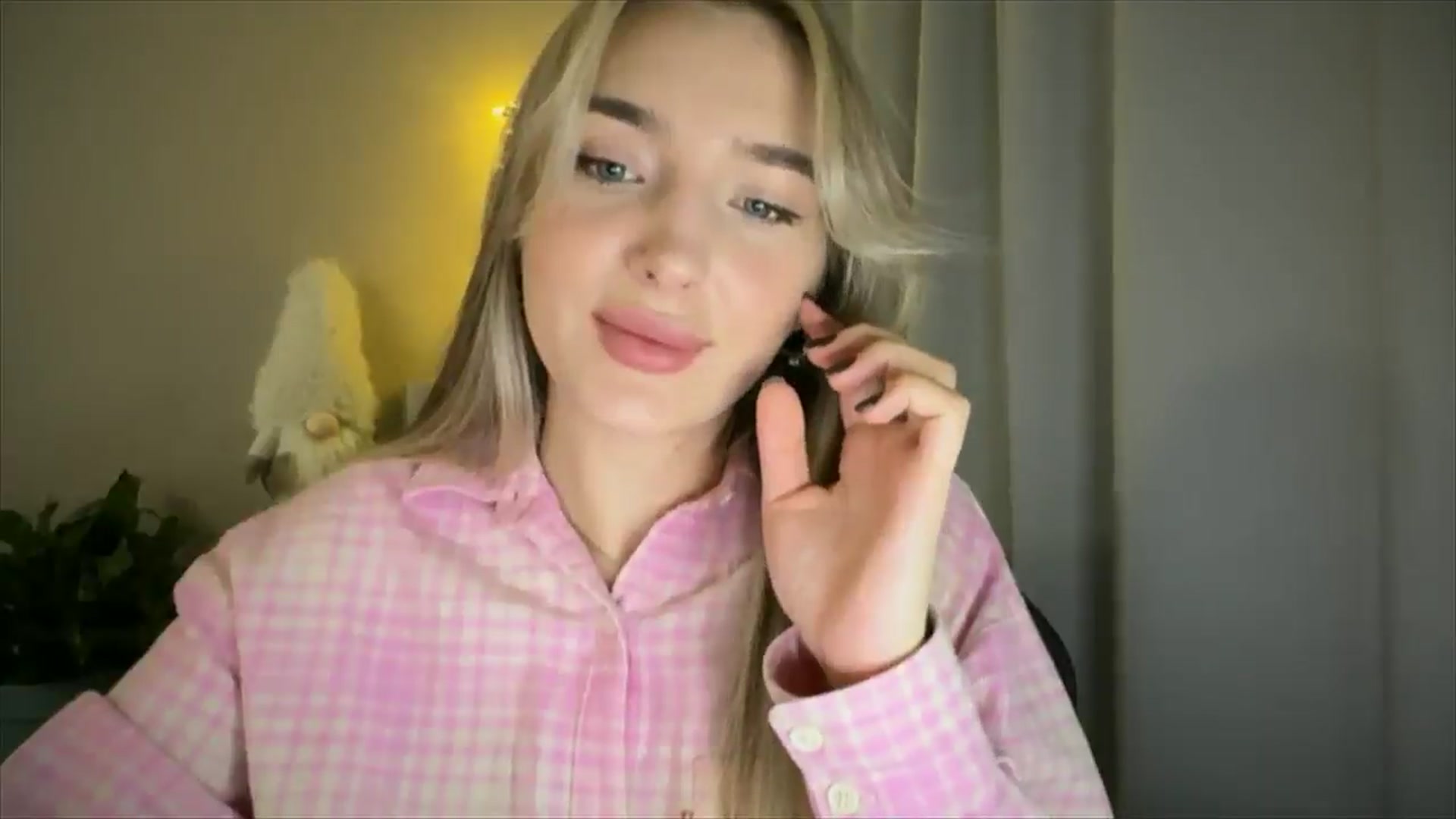 Gallery image thumbnail from My_Diana's myfreecams stream on, 03/15/2025, 15:38 image 3 of 20