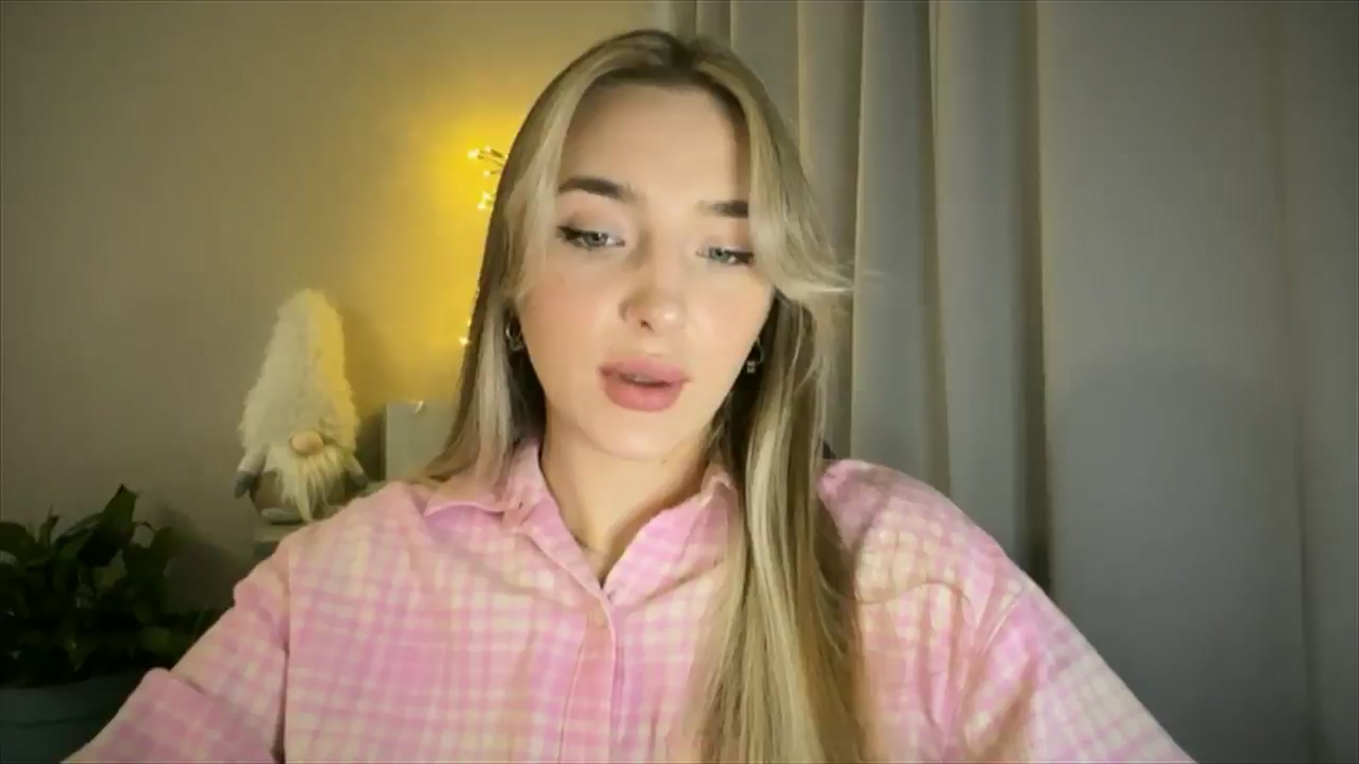 Gallery image thumbnail from My_Diana's myfreecams stream on, 03/15/2025, 15:38 image 1 of 20