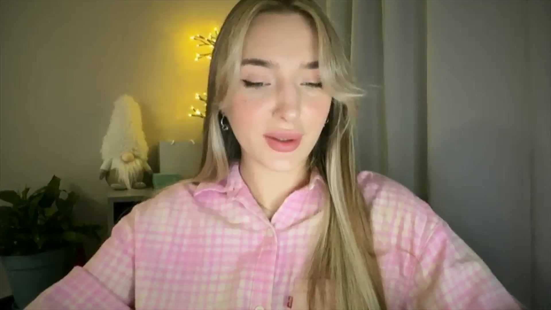Gallery image thumbnail from My_Diana's myfreecams stream on, 03/15/2025, 15:38 image 2 of 20