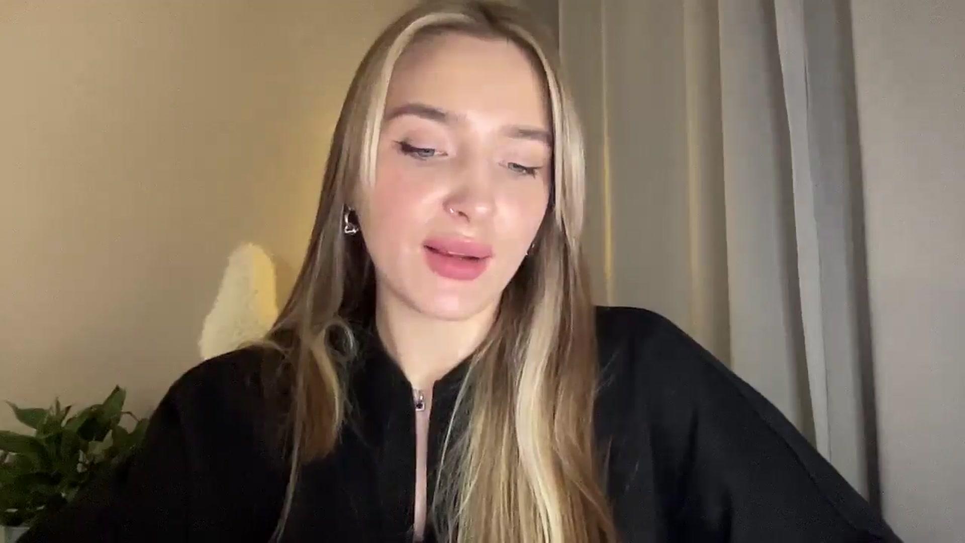 Gallery image thumbnail from My_Diana's myfreecams stream on, 03/16/2025, 22:37 image 12 of 20