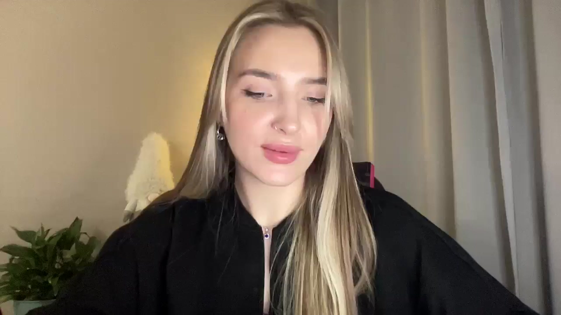 Gallery image thumbnail from My_Diana's myfreecams stream on, 03/16/2025, 22:37 image 18 of 20