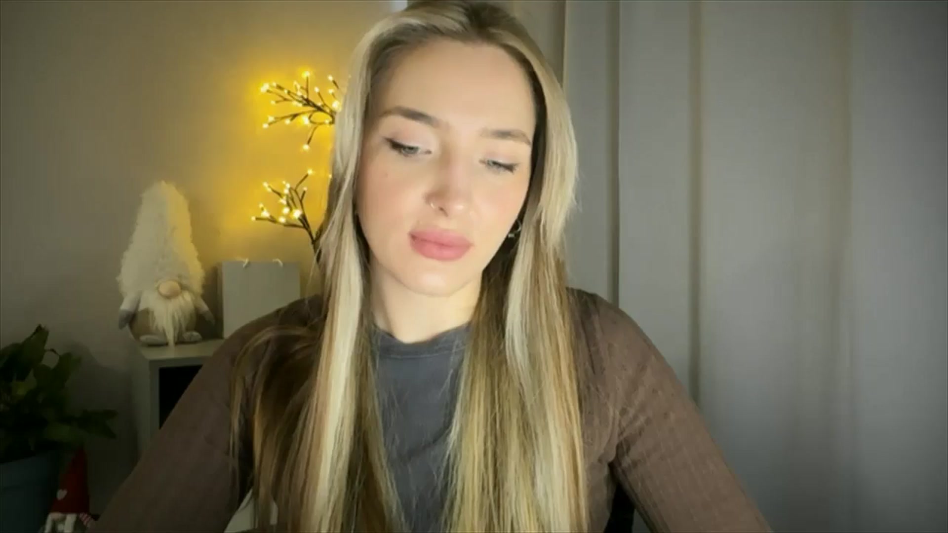 Gallery image thumbnail from My_Diana's myfreecams stream on, 03/18/2025, 14:19 image 6 of 20