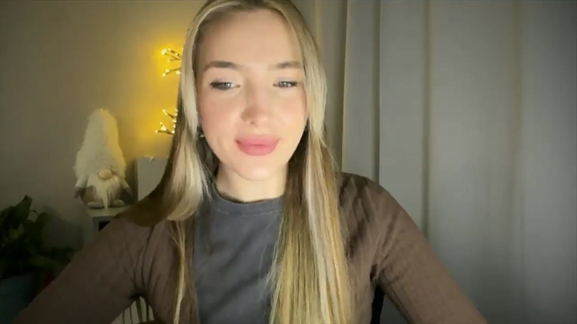 Gallery image thumbnail from My_Diana's myfreecams stream on, 03/18/2025, 14:19 image 16 of 20