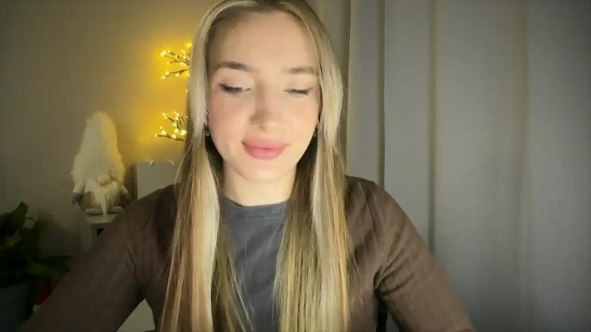 Gallery image thumbnail from My_Diana's myfreecams stream on, 03/18/2025, 14:19 image 9 of 20