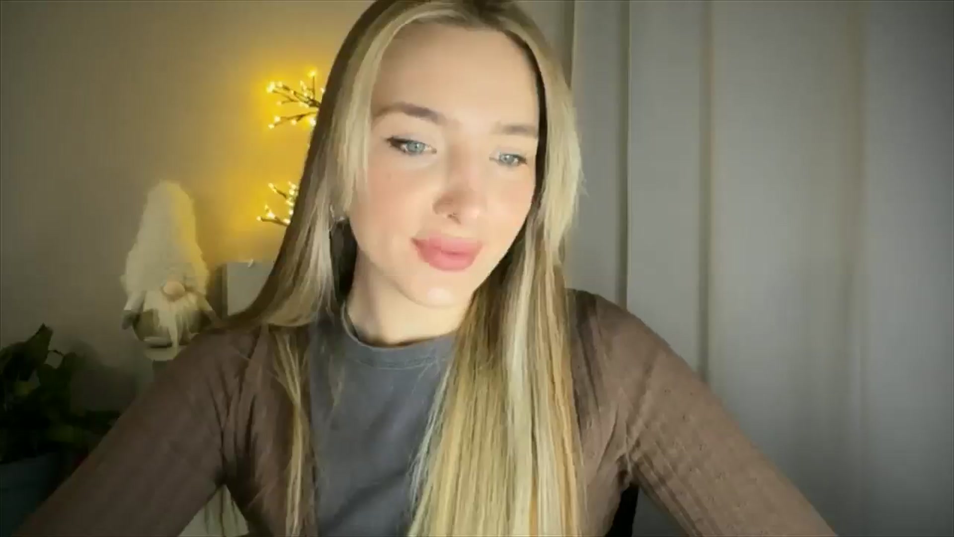 Gallery image thumbnail from My_Diana's myfreecams stream on, 03/18/2025, 14:19 image 12 of 20
